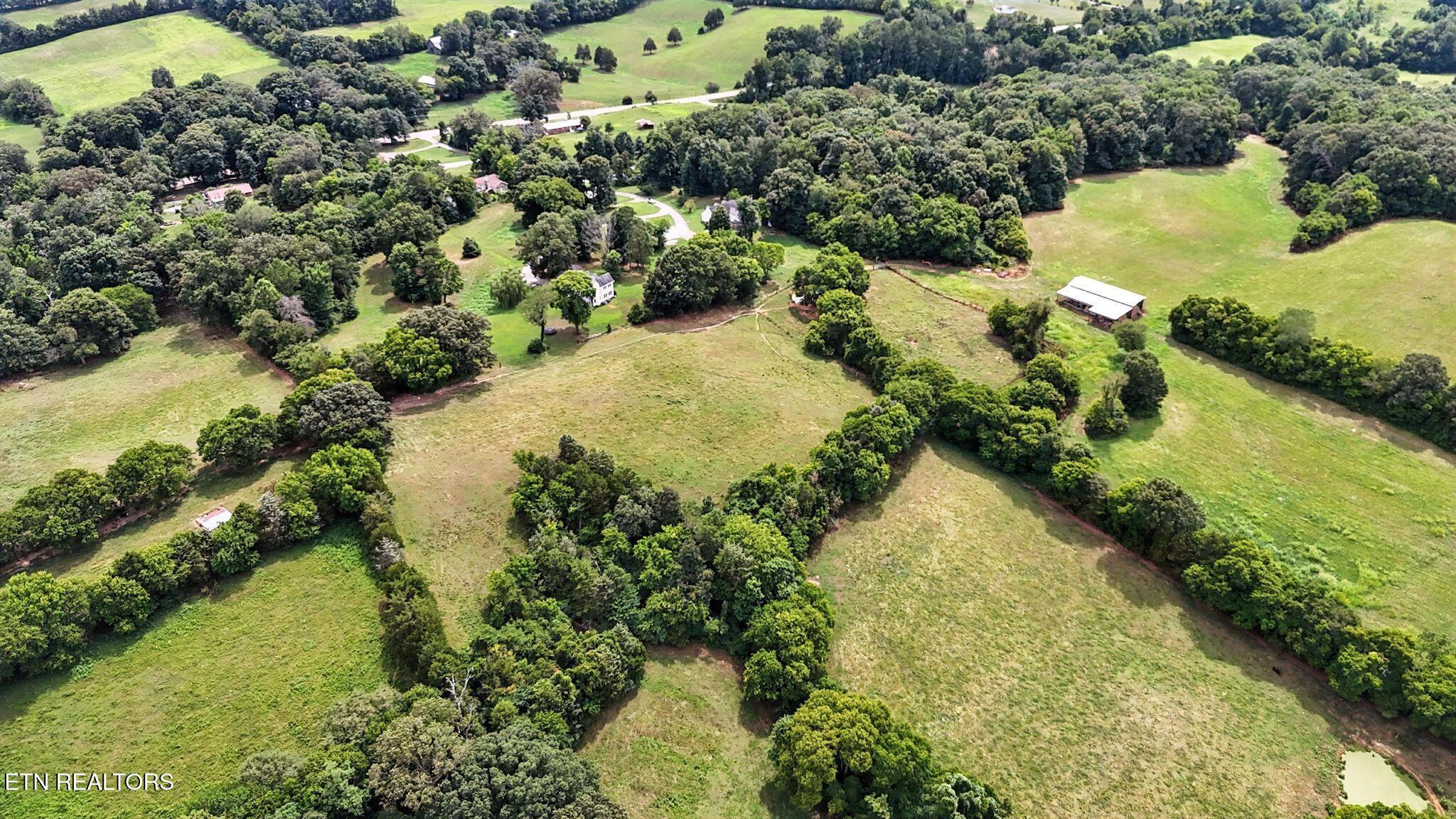 125 Barnes Lane Strawberry Plains TN 37871