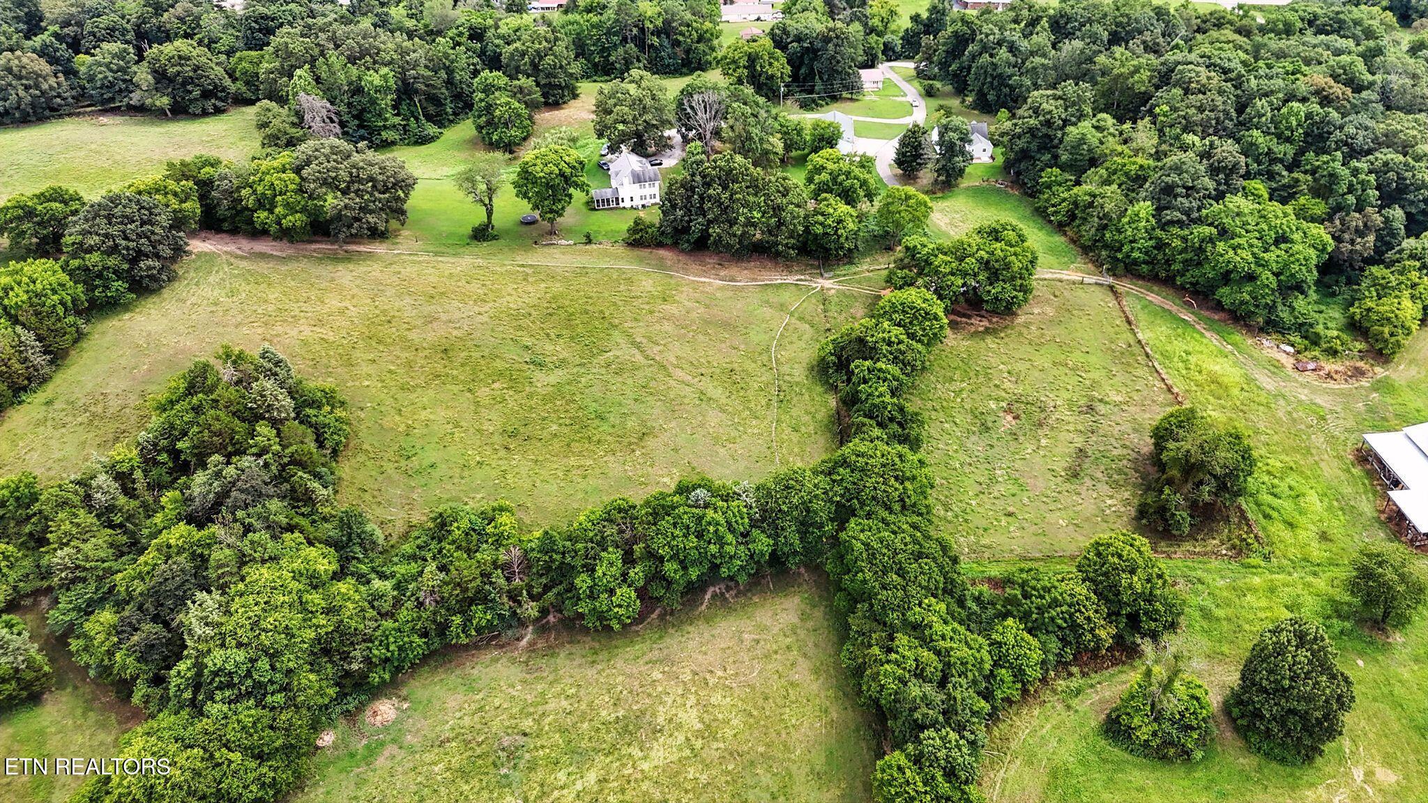 125 Barnes Lane Strawberry Plains TN 37871