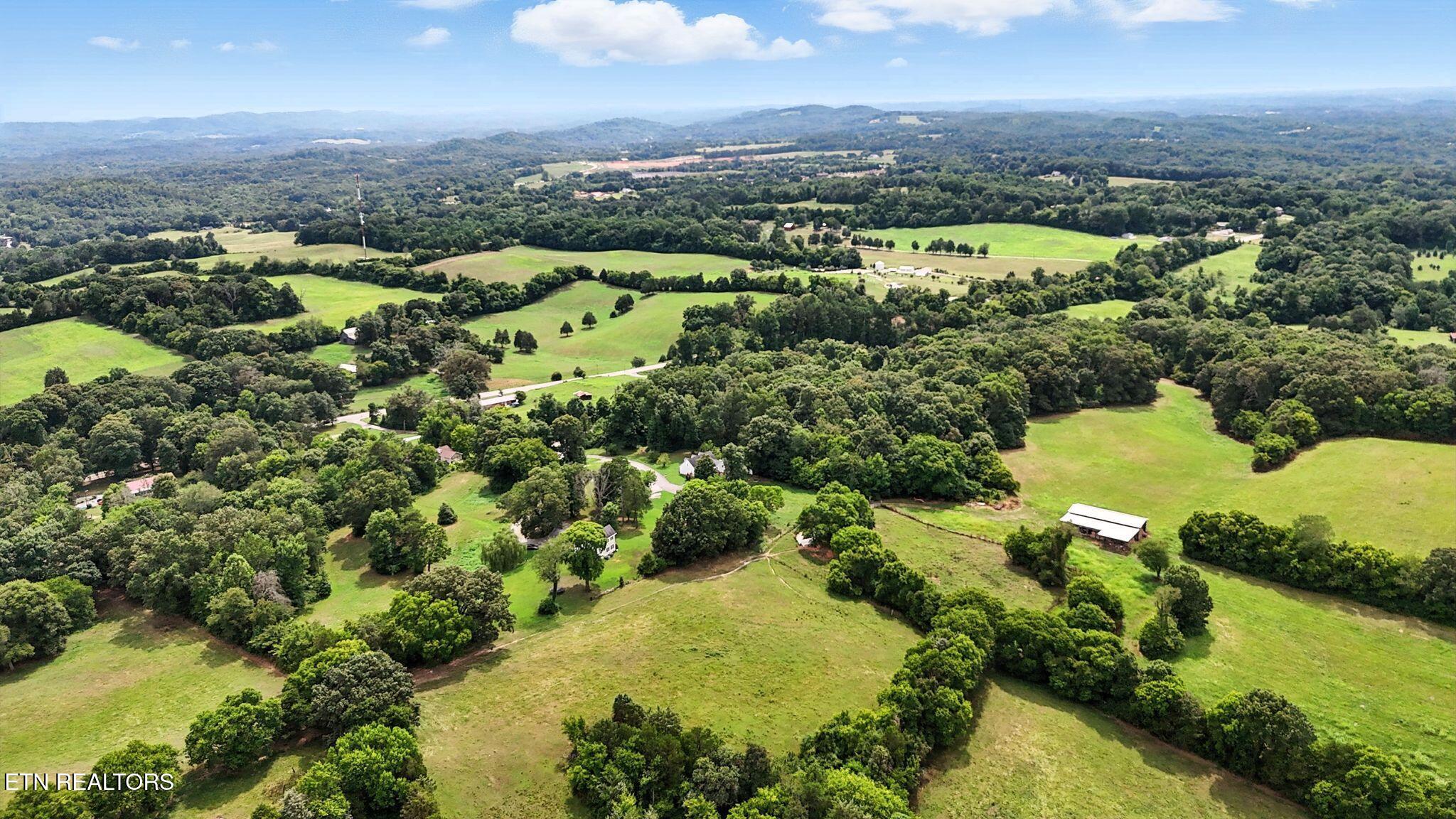125 Barnes Lane Strawberry Plains TN 37871