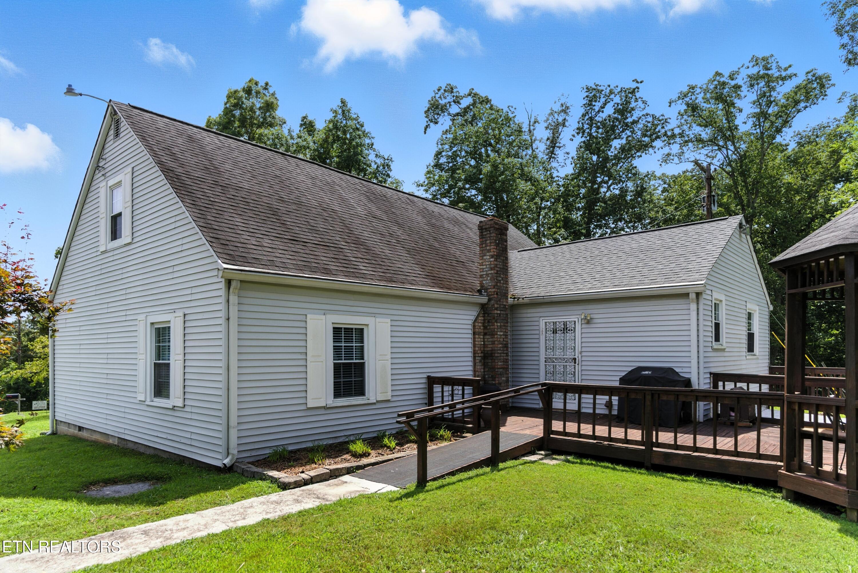 125 Barnes Lane Strawberry Plains TN 37871