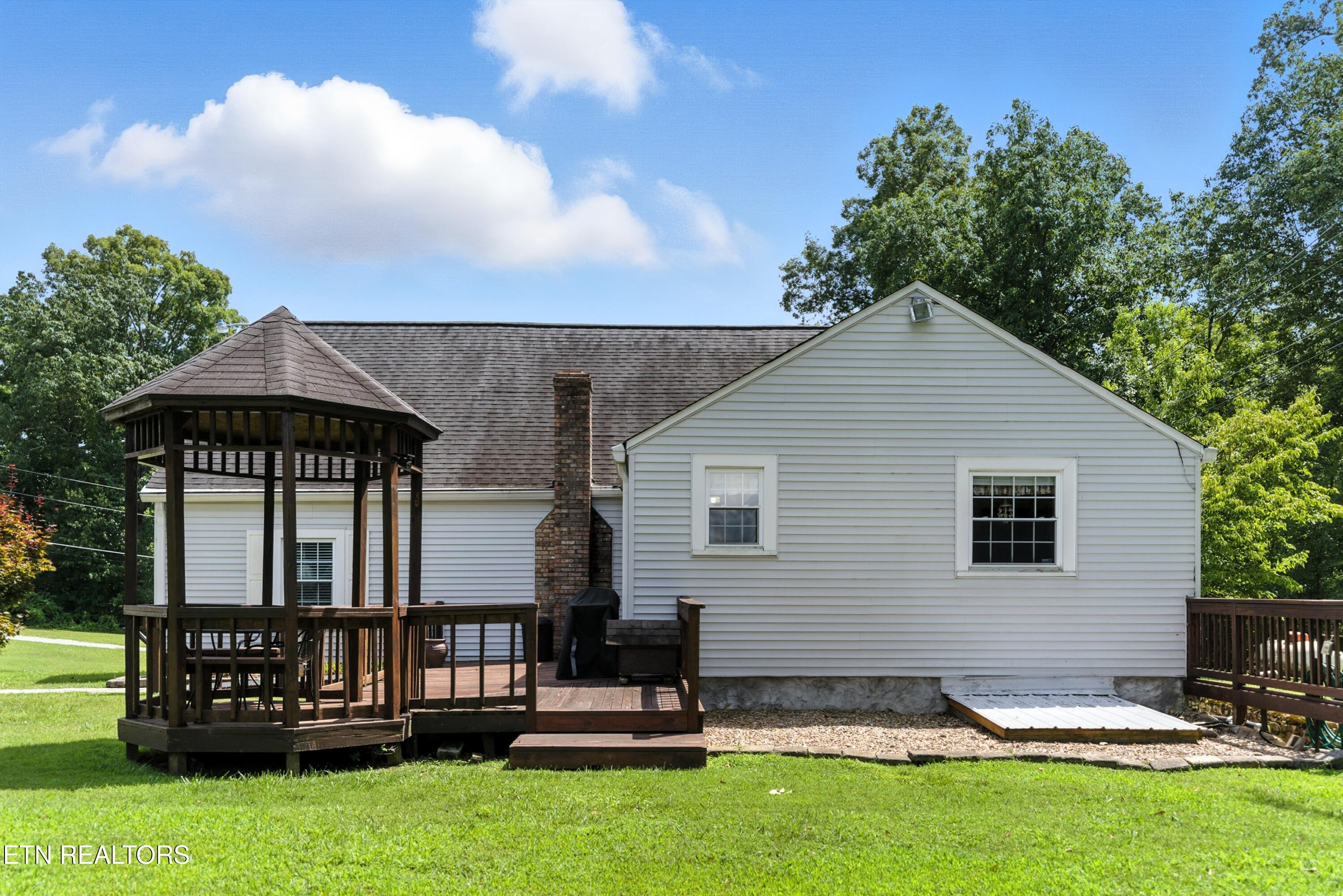 125 Barnes Lane Strawberry Plains TN 37871