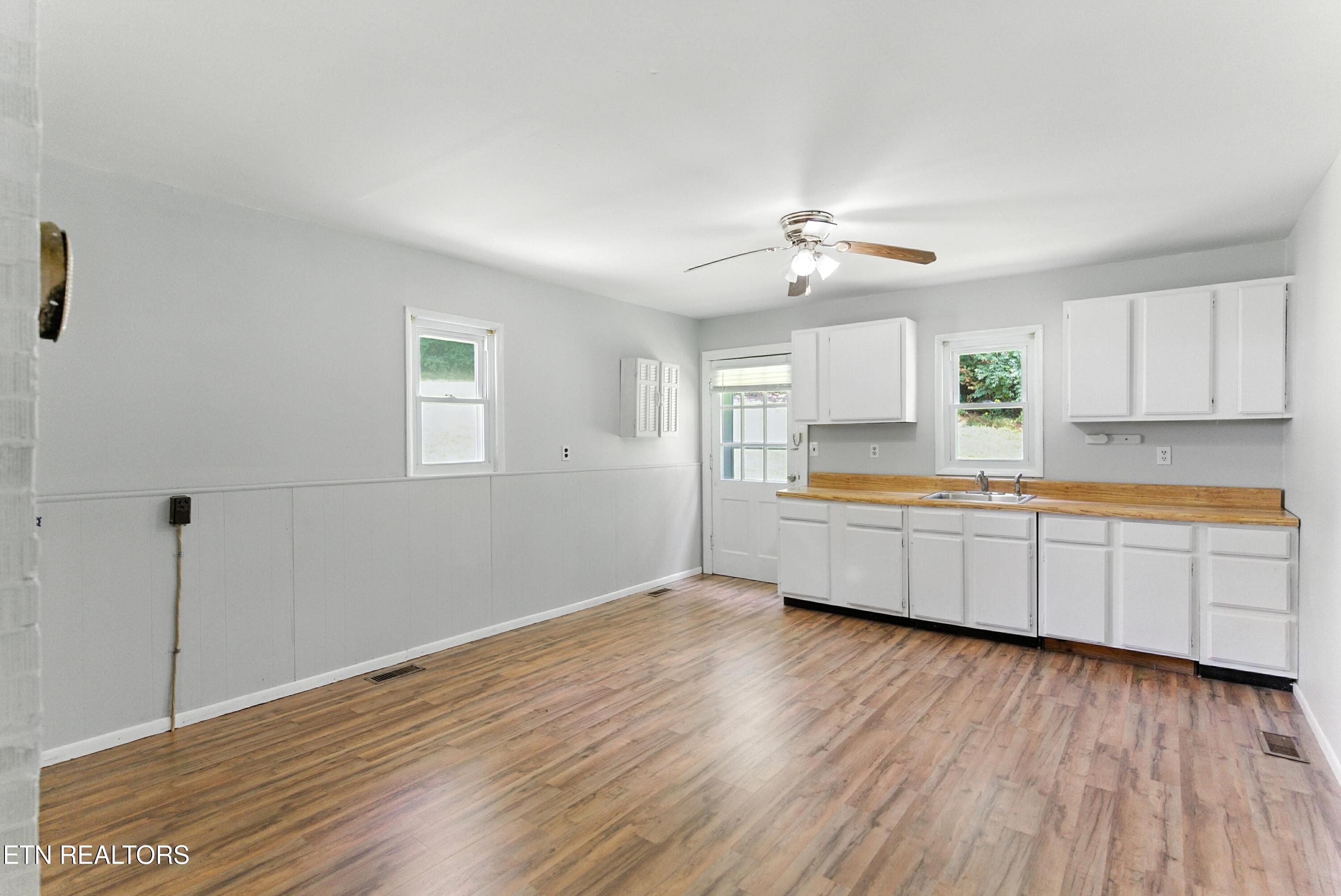 125 Barnes Lane Strawberry Plains TN 37871