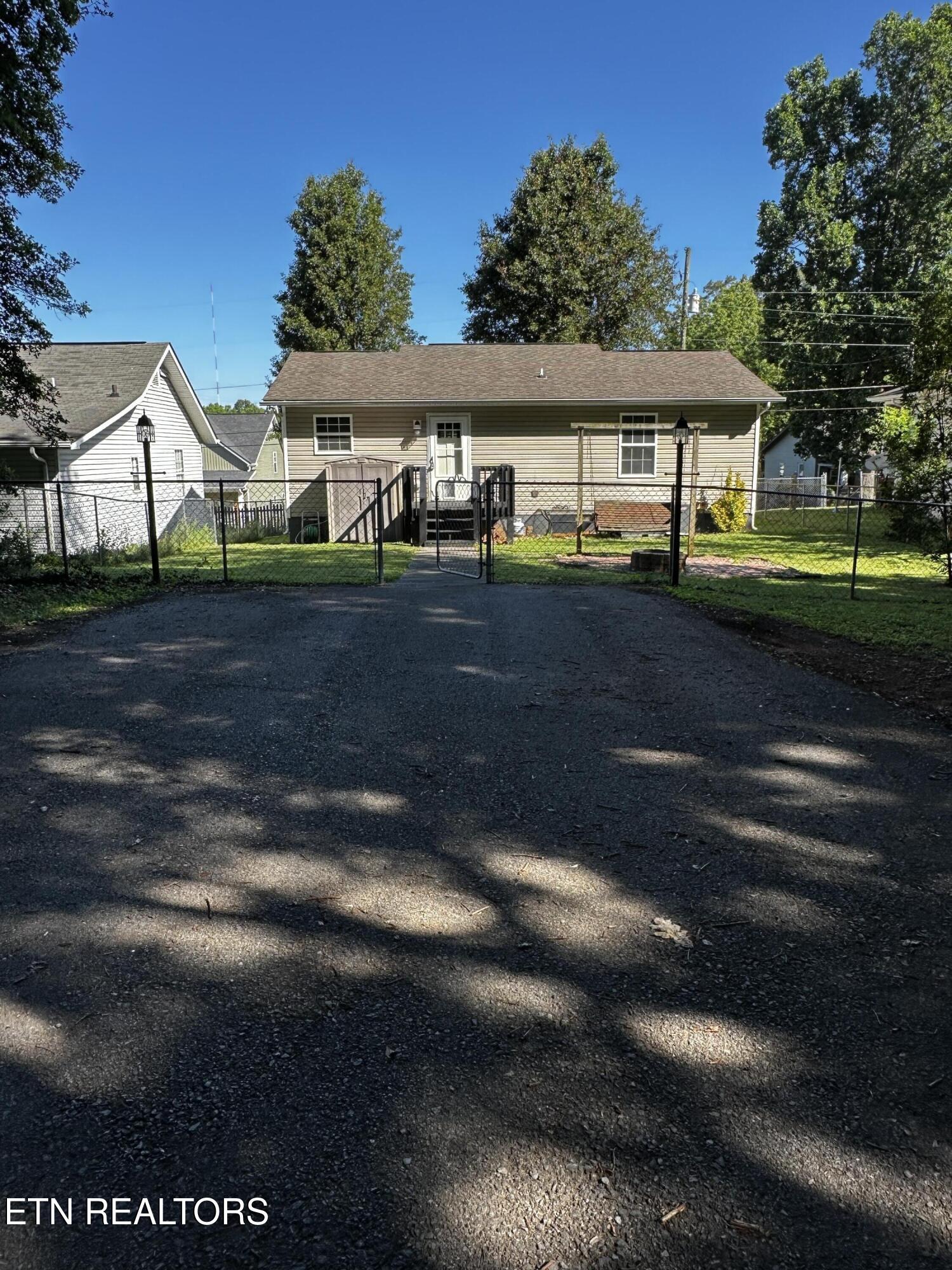 2006 Mccroskey Avenue Knoxville TN 37917