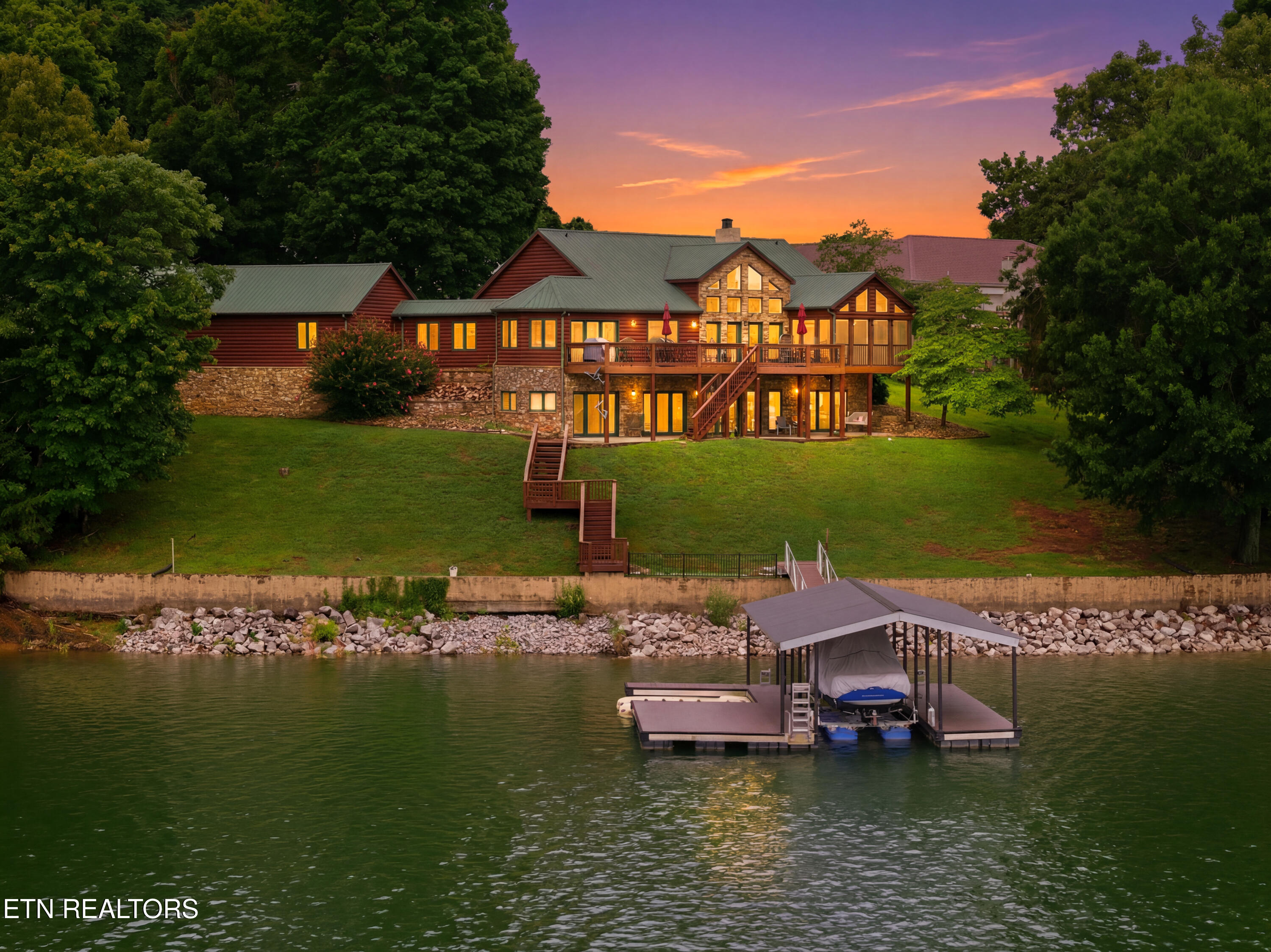 2114 Bridge View Drive Dandridge TN 37725