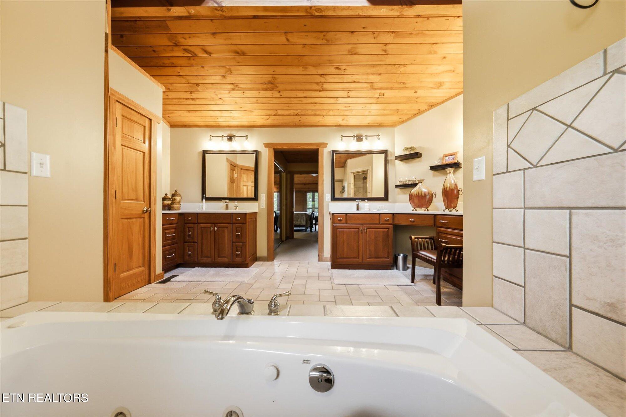 2114 Bridge View Drive Dandridge TN 37725