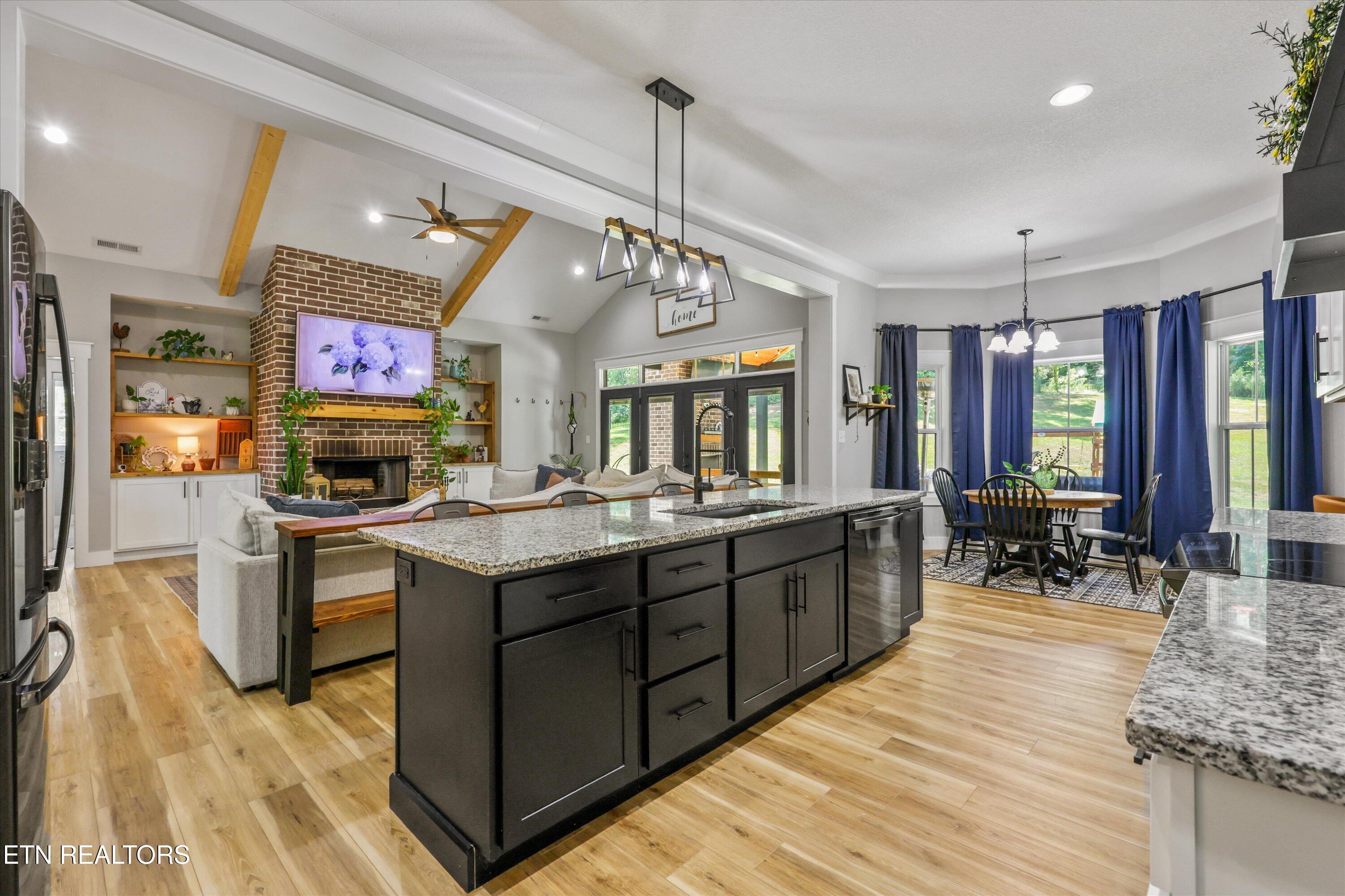 4368 Vinegar Valley Road Friendsville TN 37737