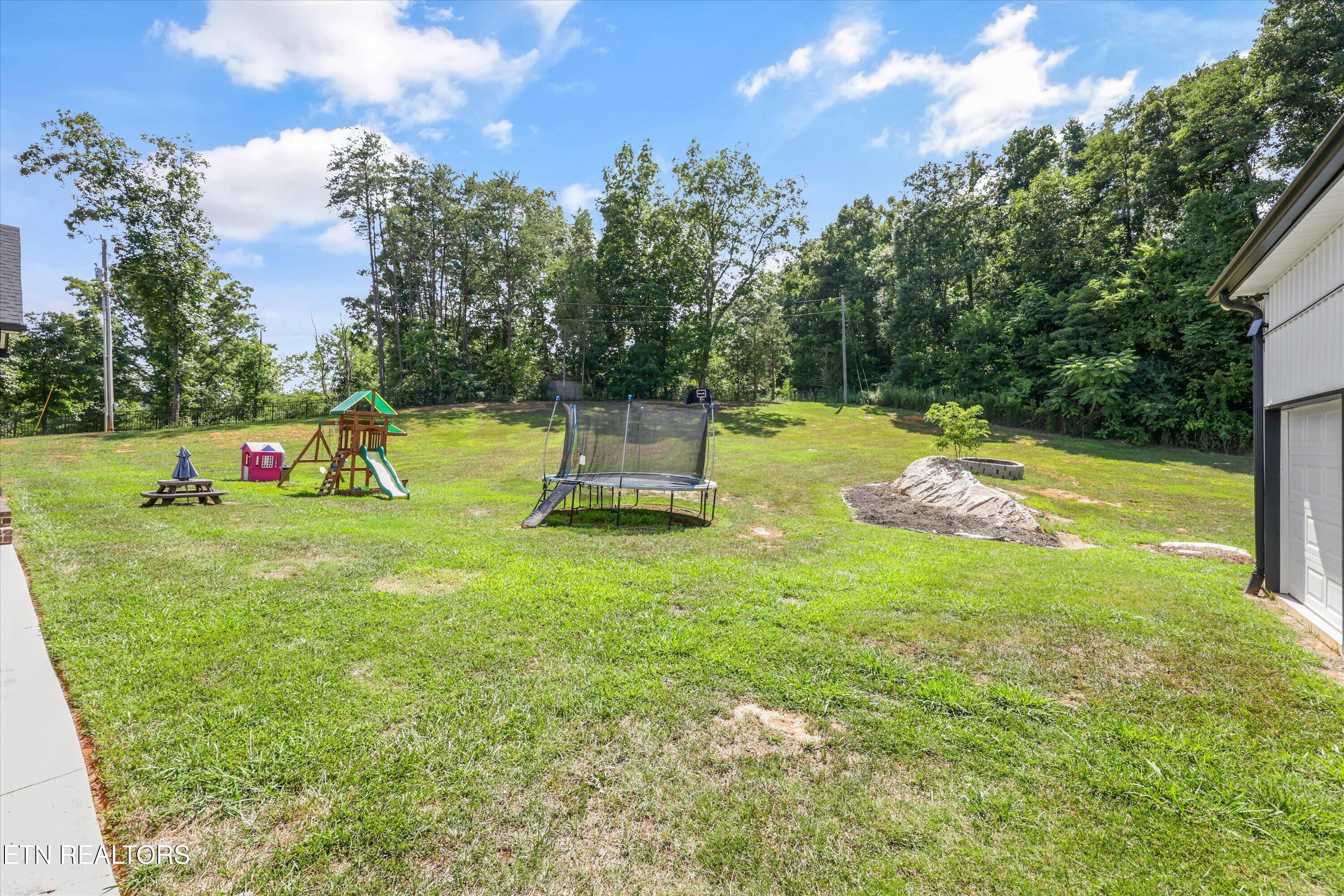 4368 Vinegar Valley Road Friendsville TN 37737