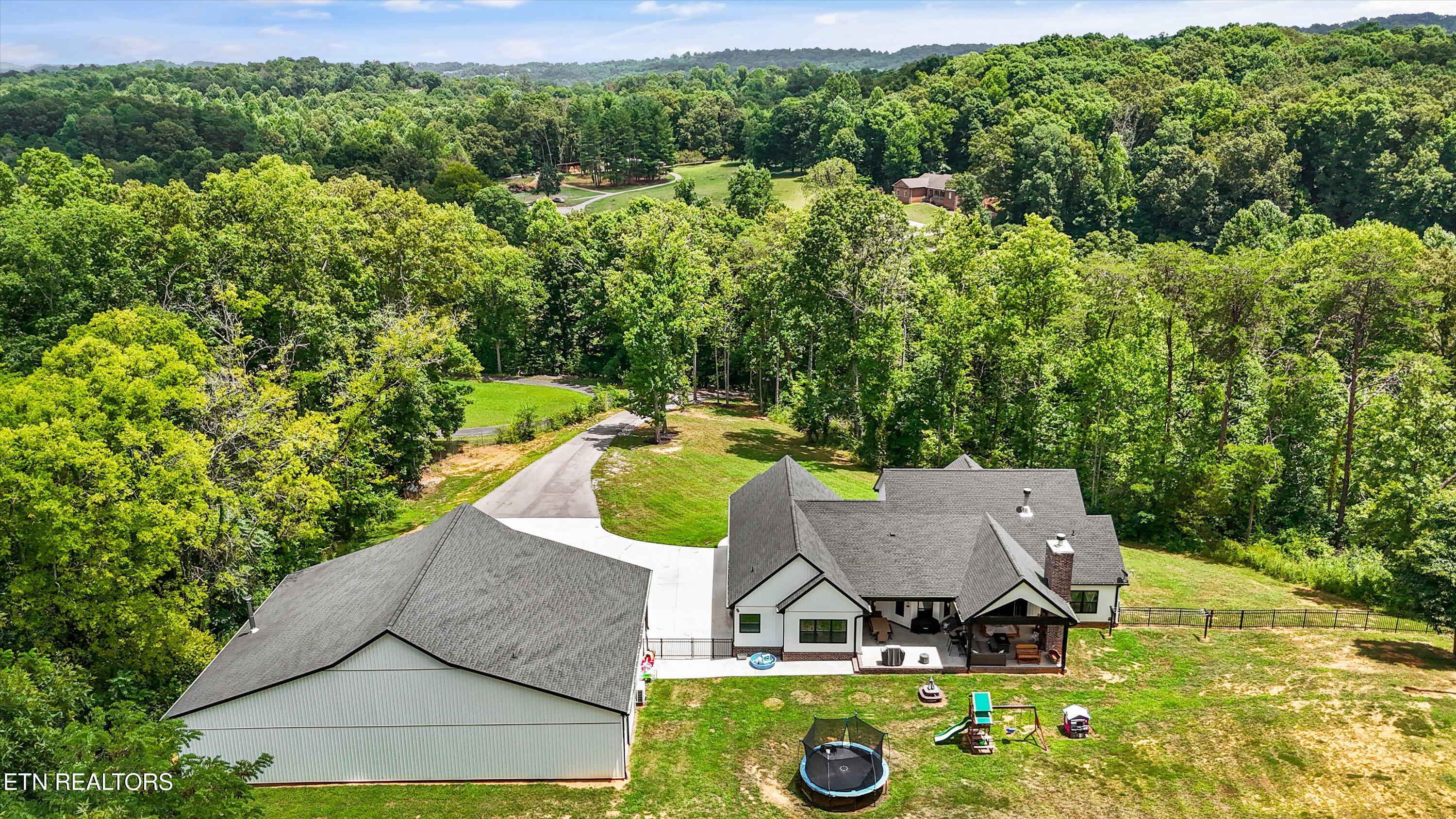 4368 Vinegar Valley Road Friendsville TN 37737