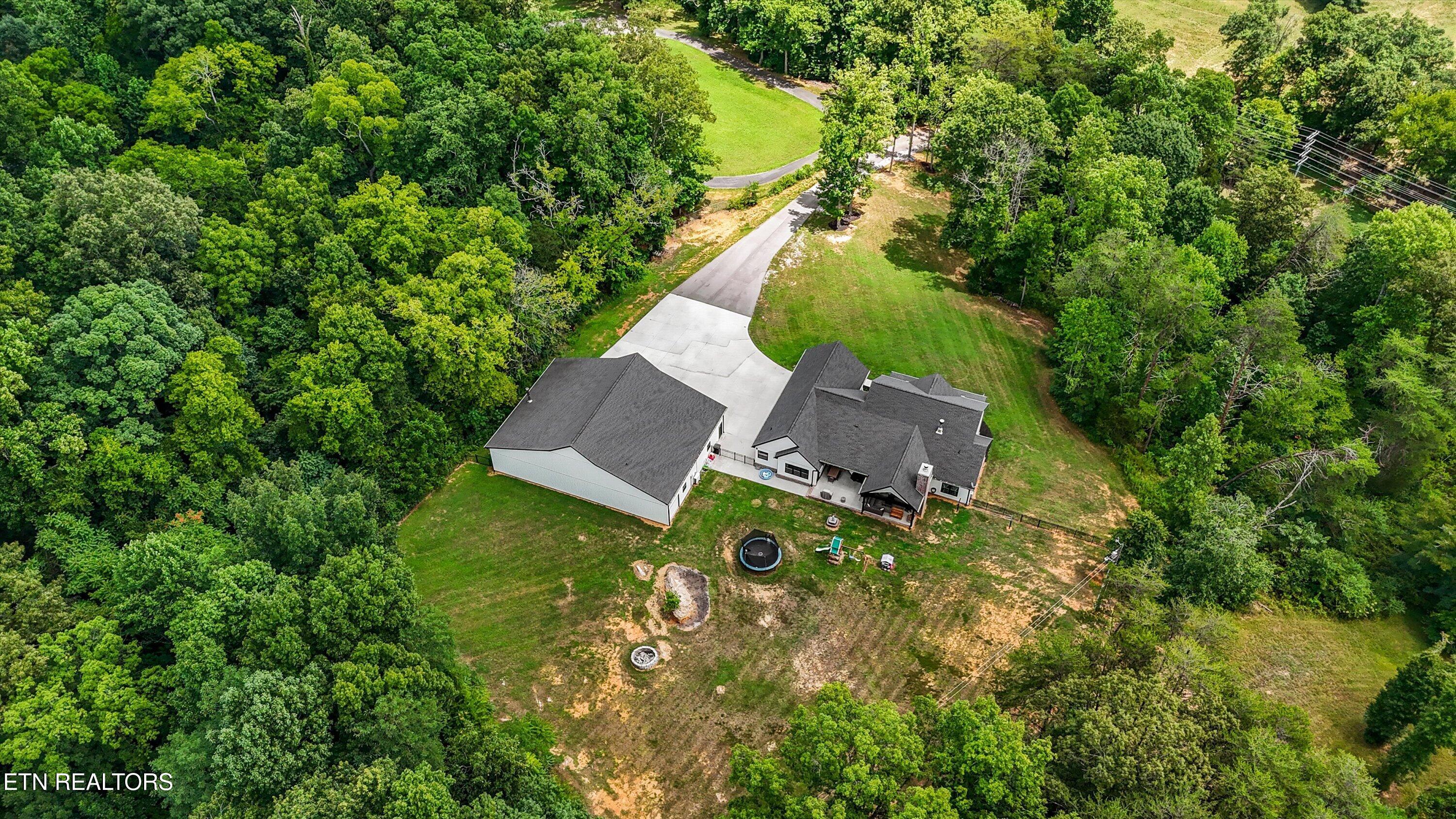 4368 Vinegar Valley Road Friendsville TN 37737