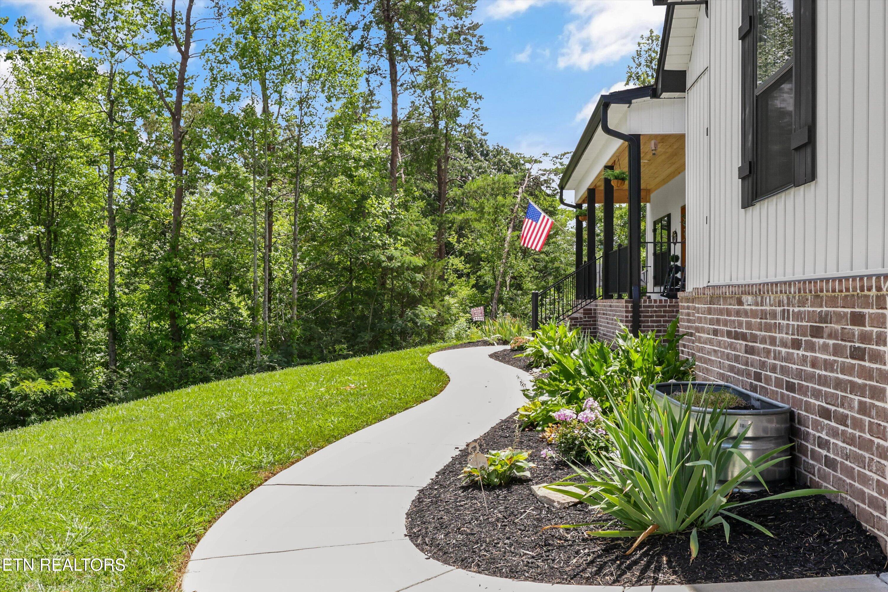 4368 Vinegar Valley Road Friendsville TN 37737