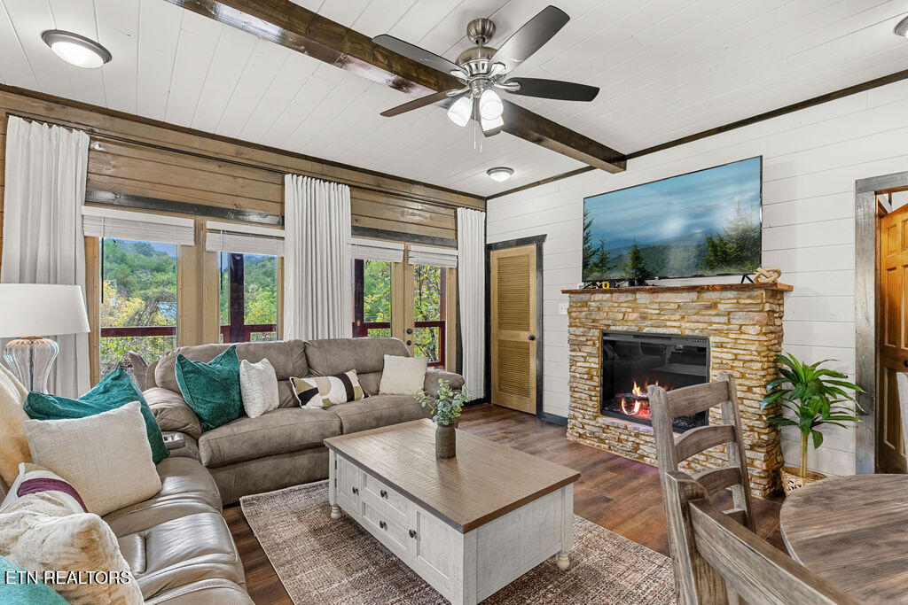 1611 White Halo Court Sevierville TN 37876