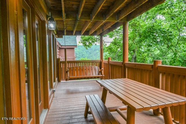 1044 Black Bear Cub Way Sevierville TN 37862