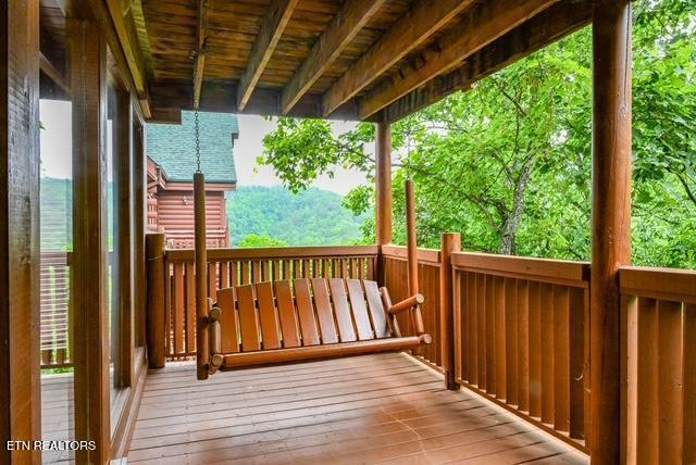 1044 Black Bear Cub Way Sevierville TN 37862