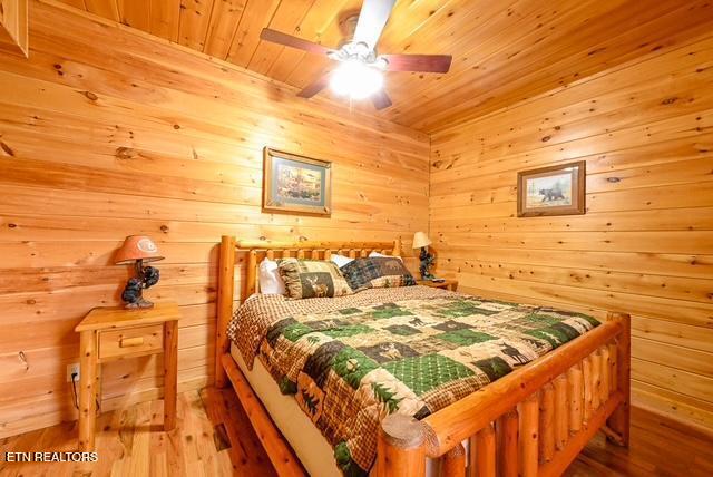 1044 Black Bear Cub Way Sevierville TN 37862