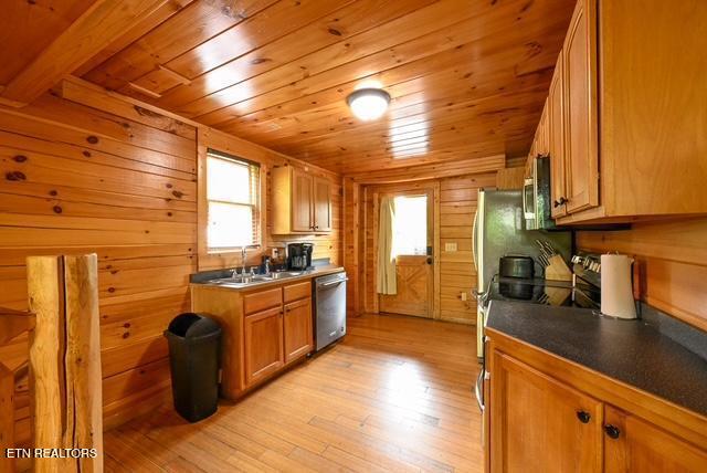 1044 Black Bear Cub Way Sevierville TN 37862