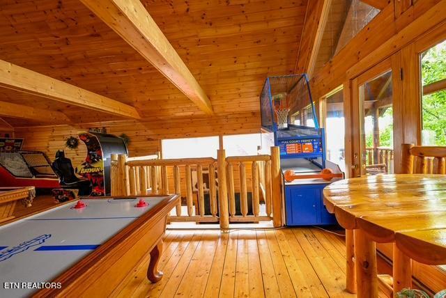 1044 Black Bear Cub Way Sevierville TN 37862