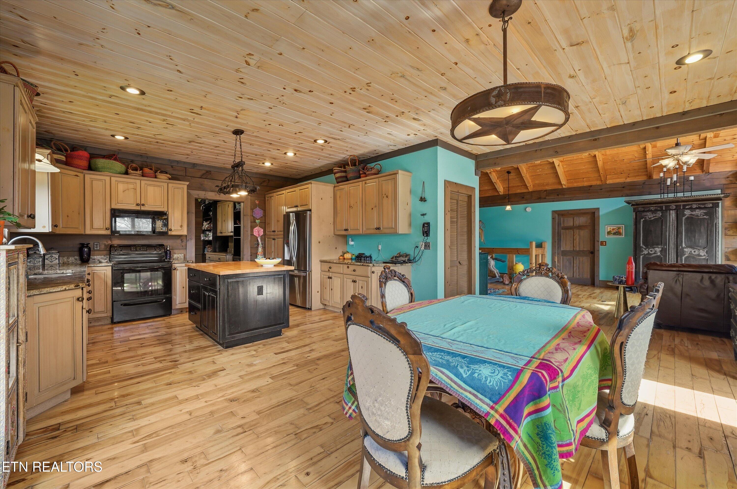 575 Ironsburg Road Tellico Plains TN 37385