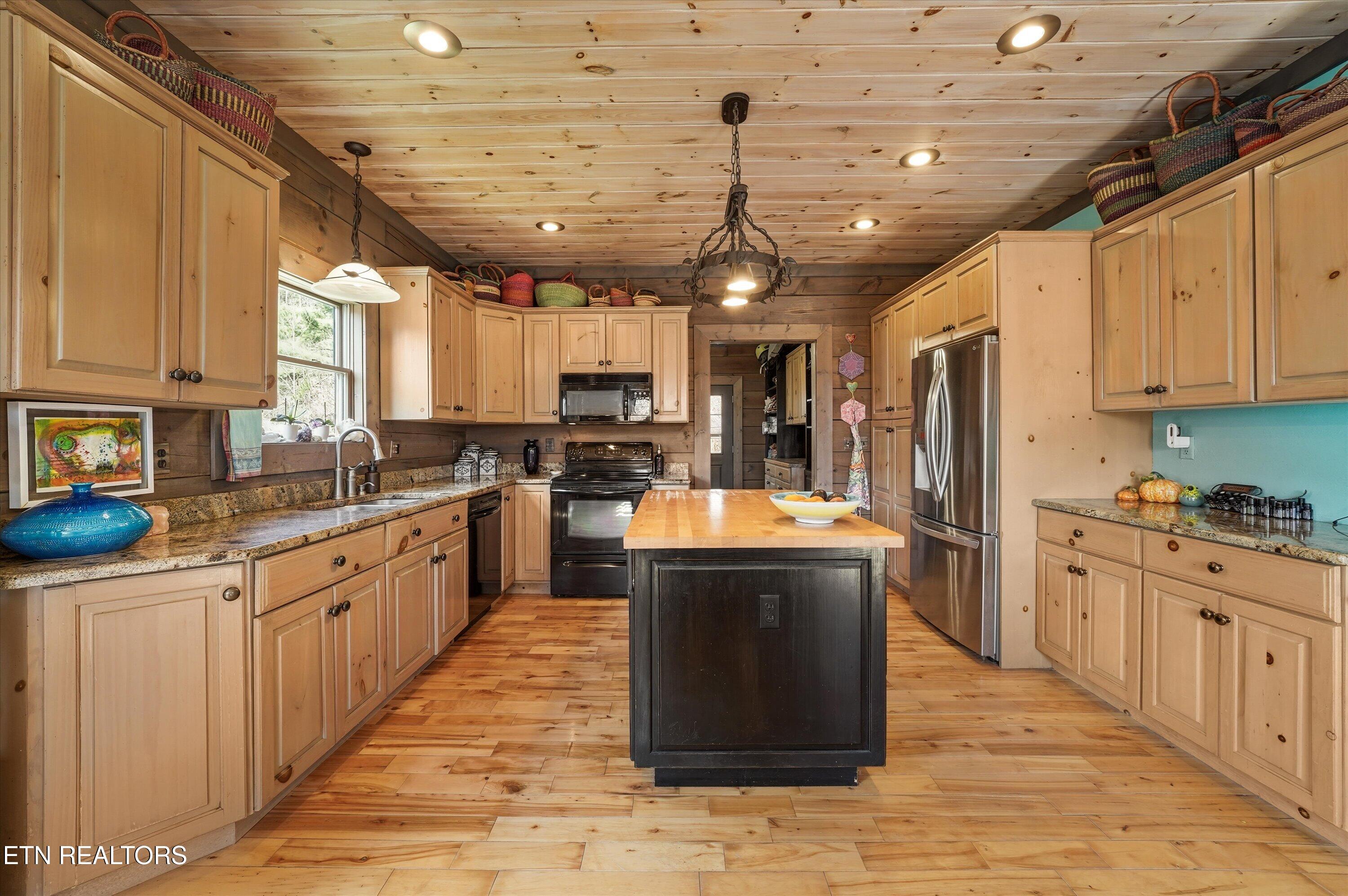 575 Ironsburg Road Tellico Plains TN 37385
