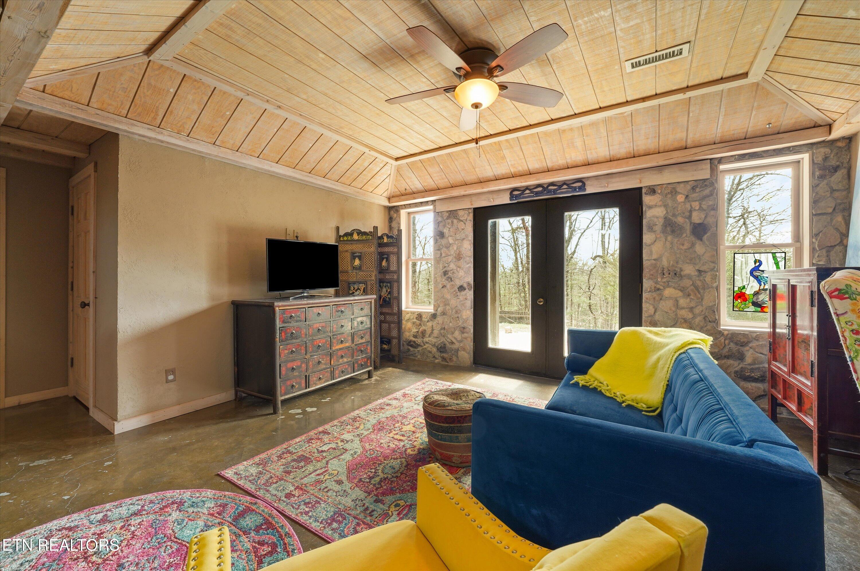575 Ironsburg Road Tellico Plains TN 37385