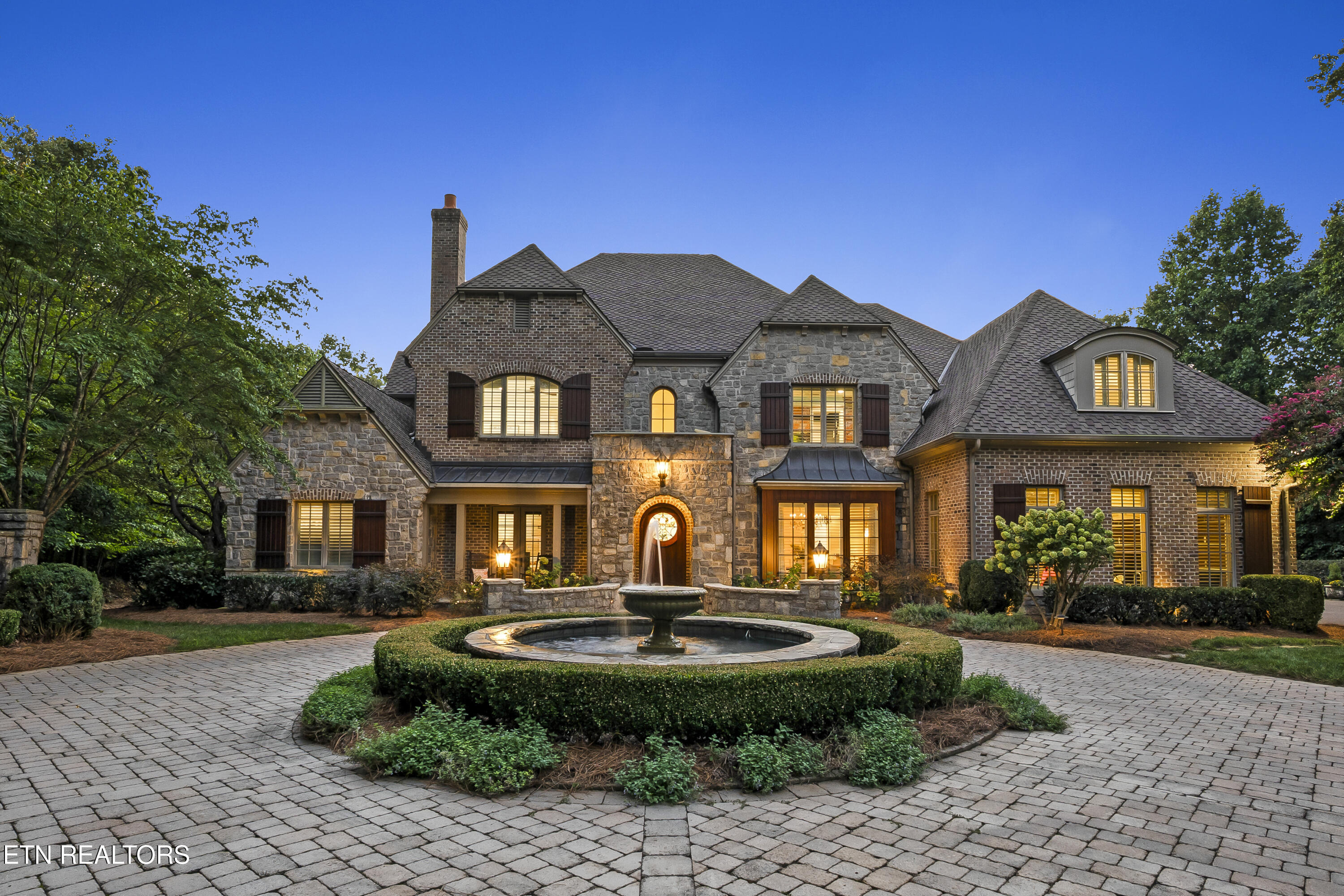 1945 Oakleigh Way Knoxville TN 37919