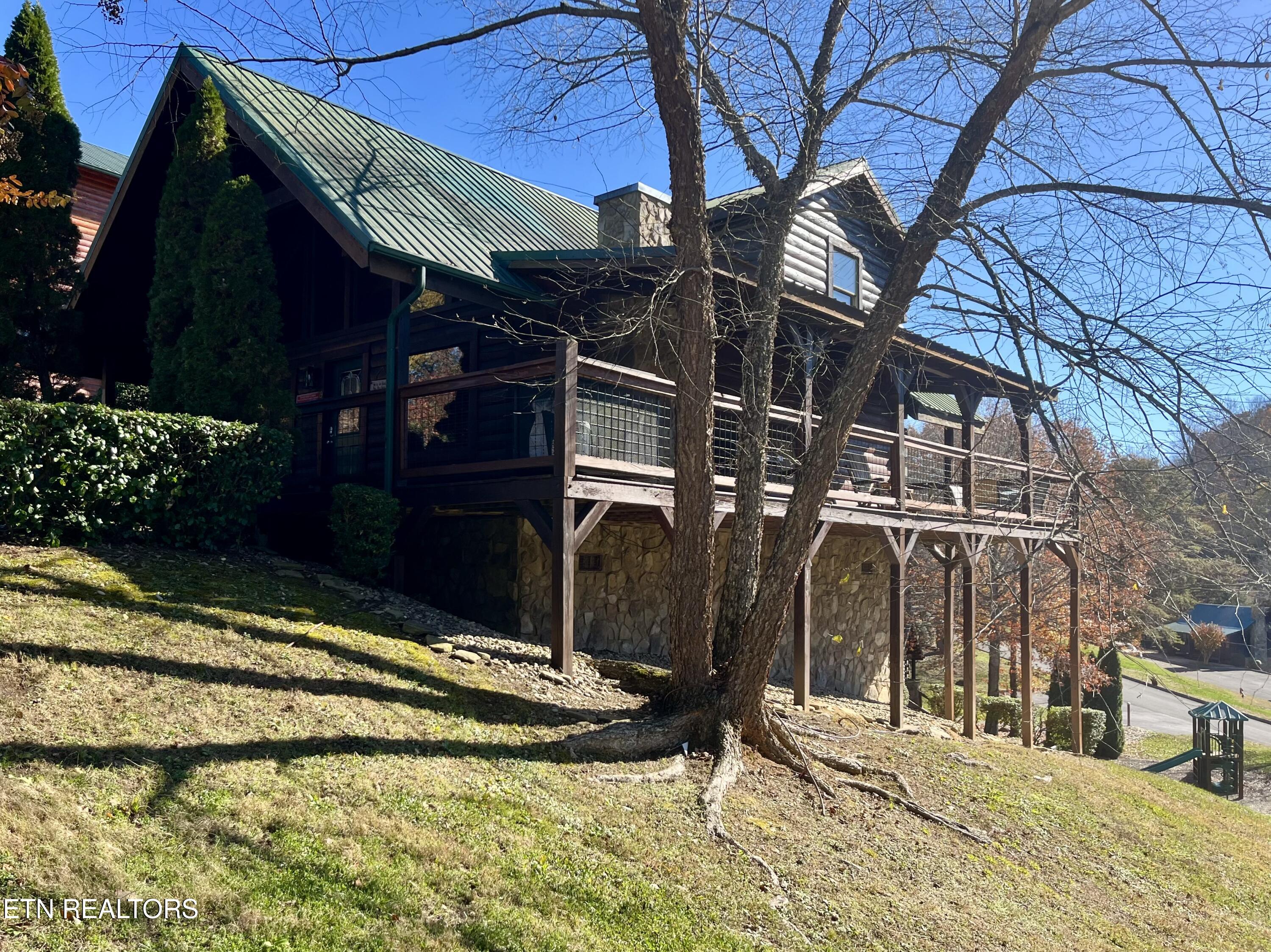 1653 Little Cabin Loop Sevierville TN 37862