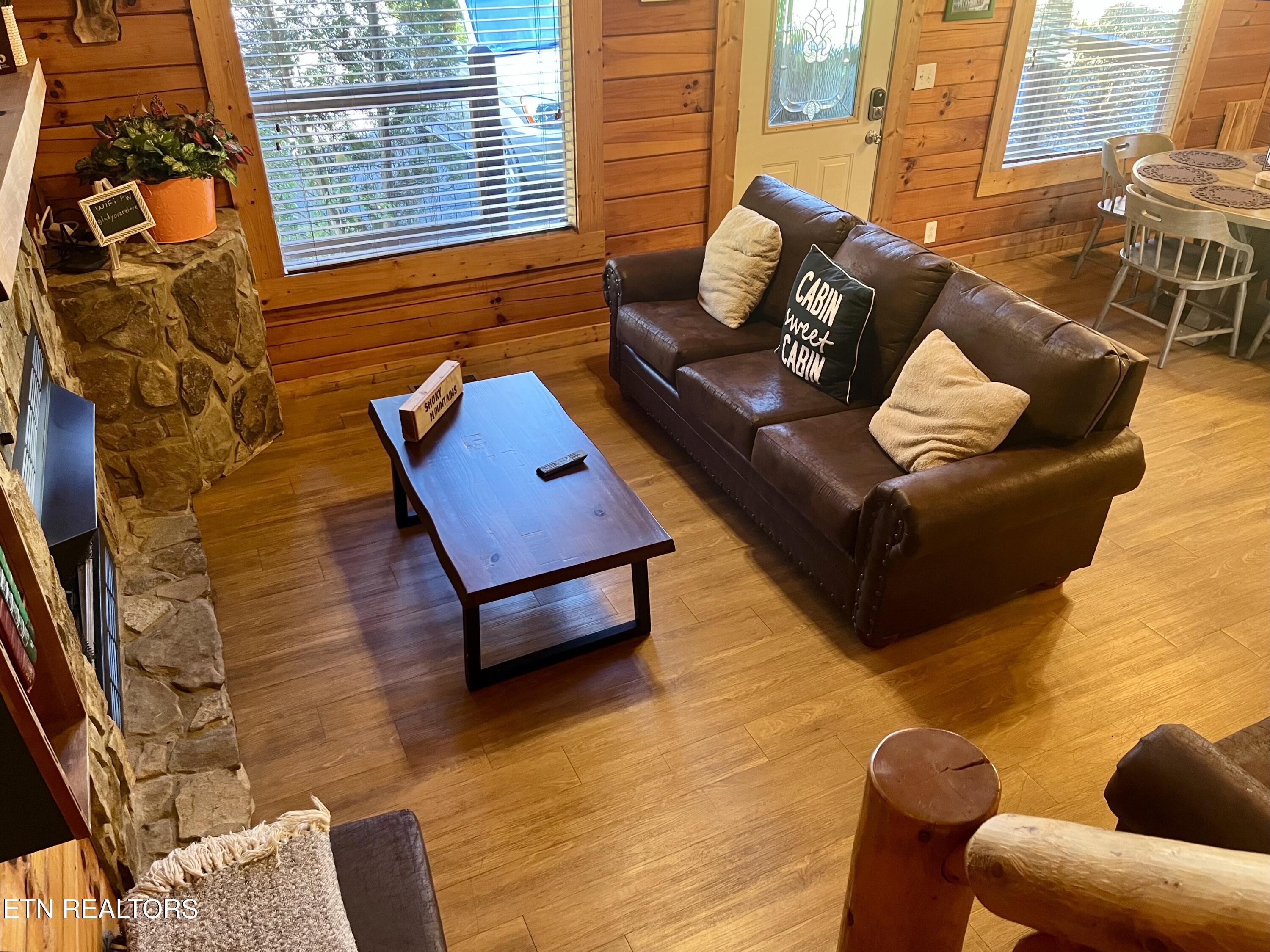 1653 Little Cabin Loop Sevierville TN 37862