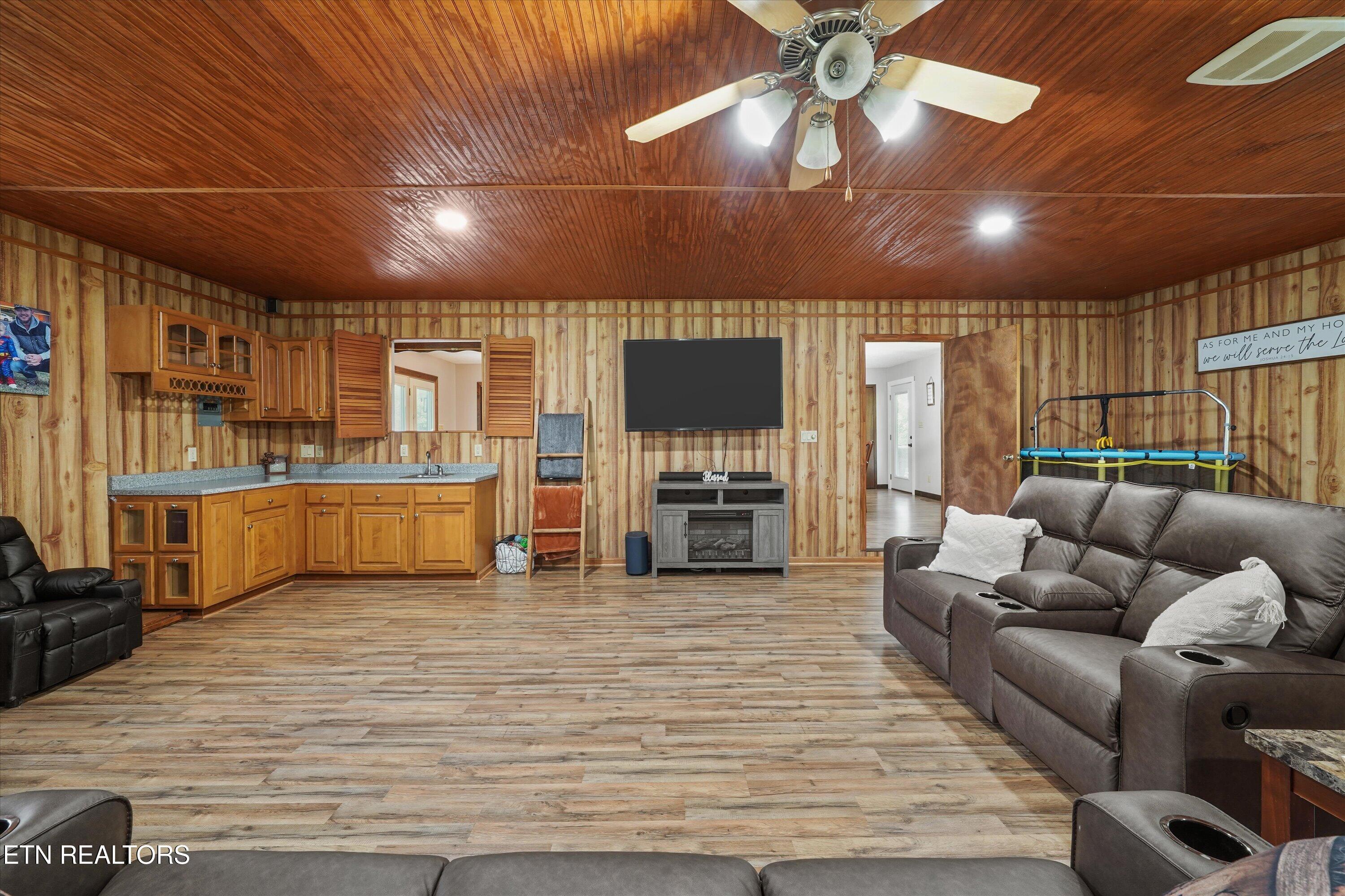 349 Fairchild Street Harriman TN 37748