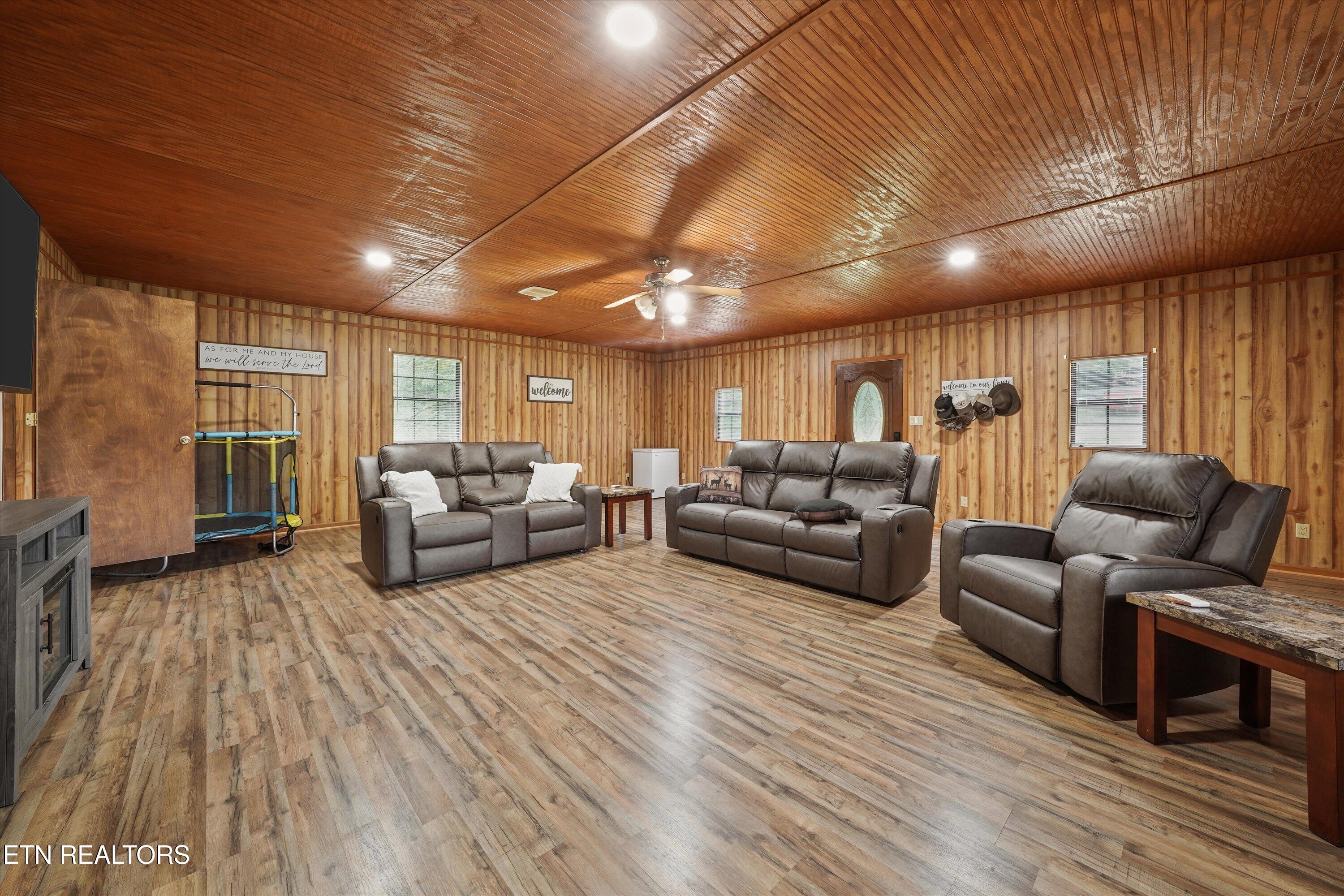 349 Fairchild Street Harriman TN 37748