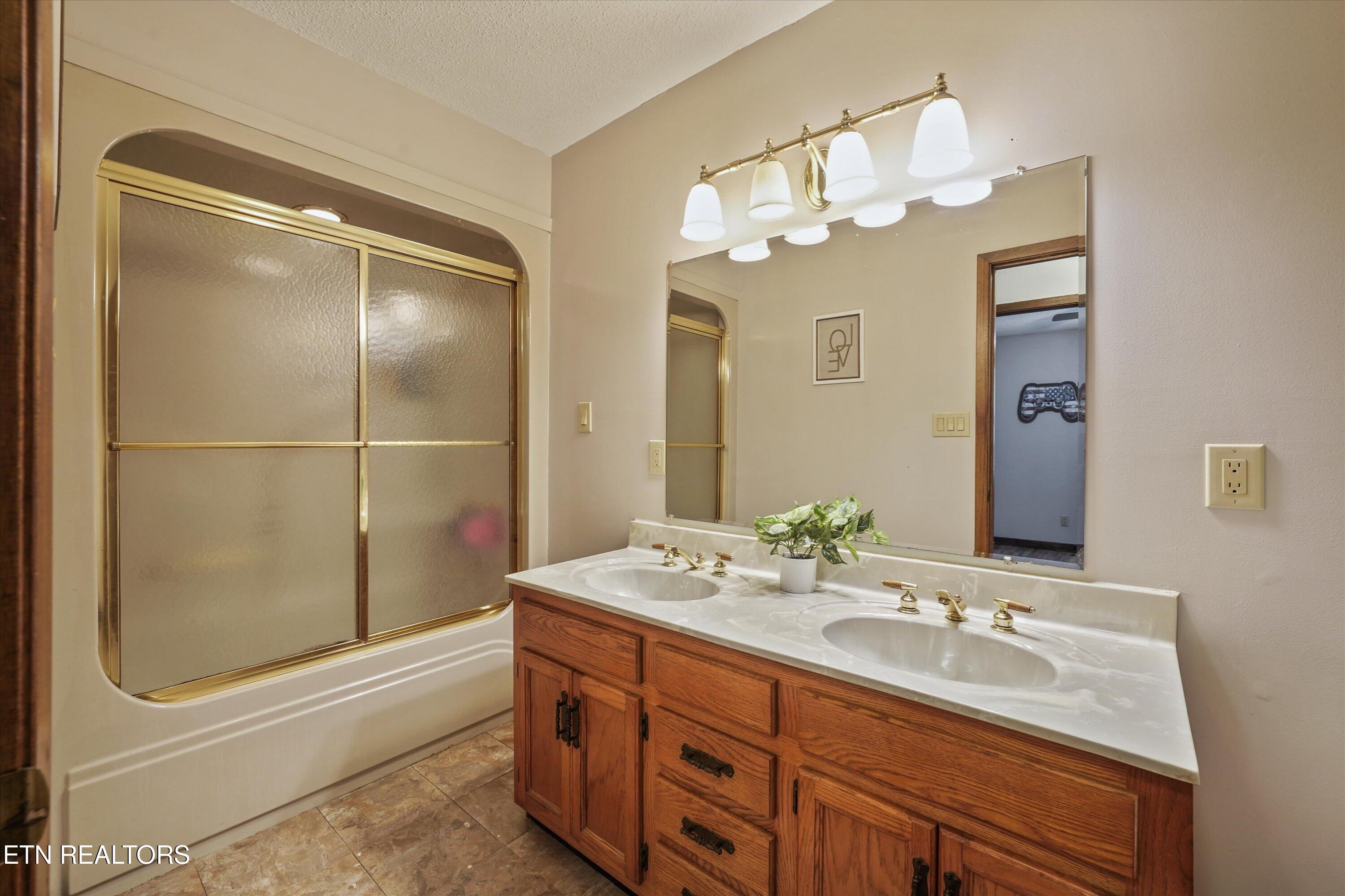 349 Fairchild Street Harriman TN 37748