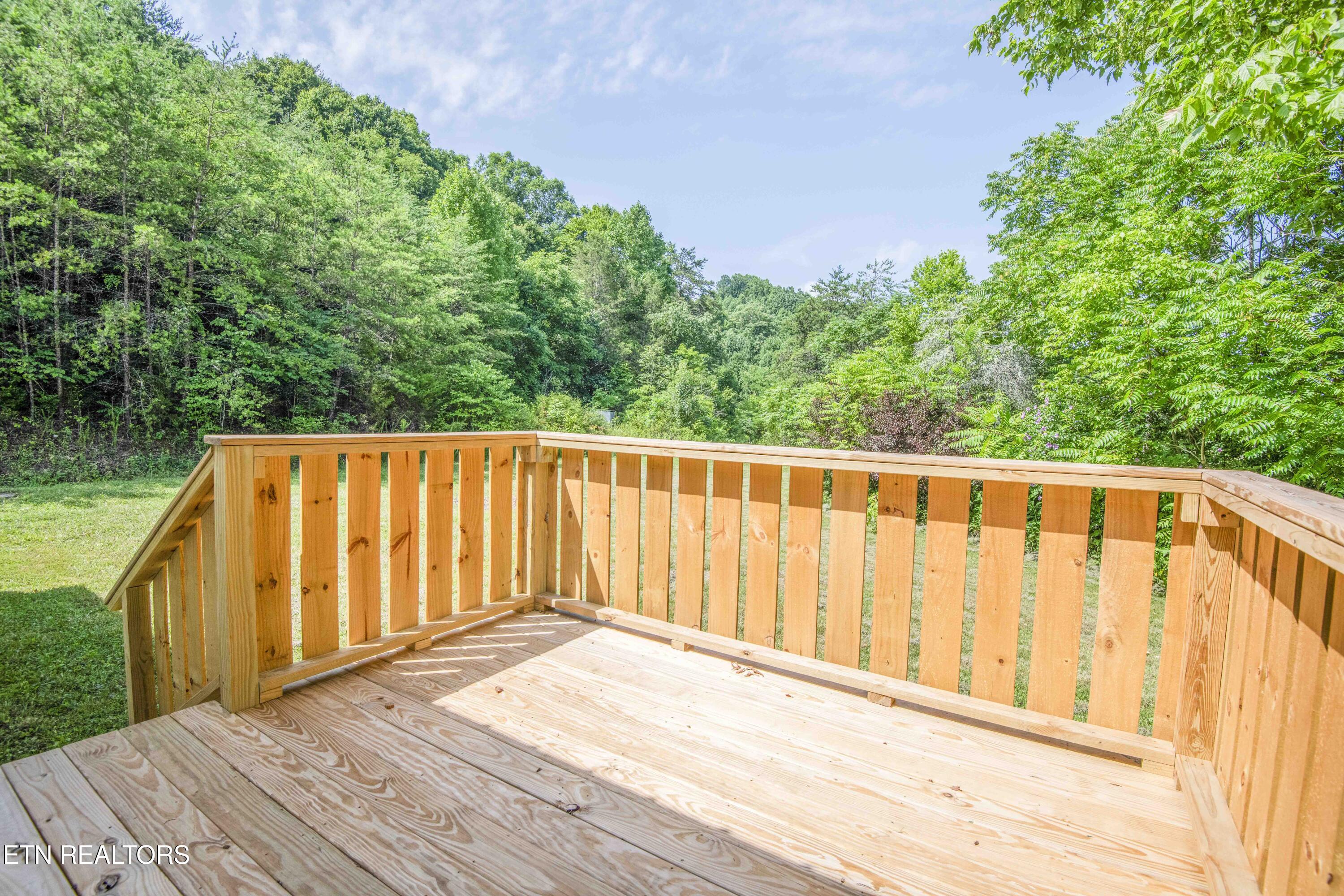 1587 Lower Caney Valley Road Tazewell TN 37879
