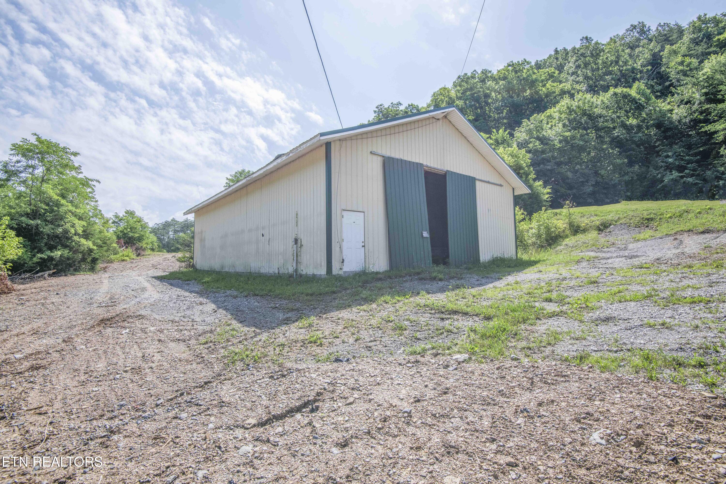 1587 Lower Caney Valley Road Tazewell TN 37879