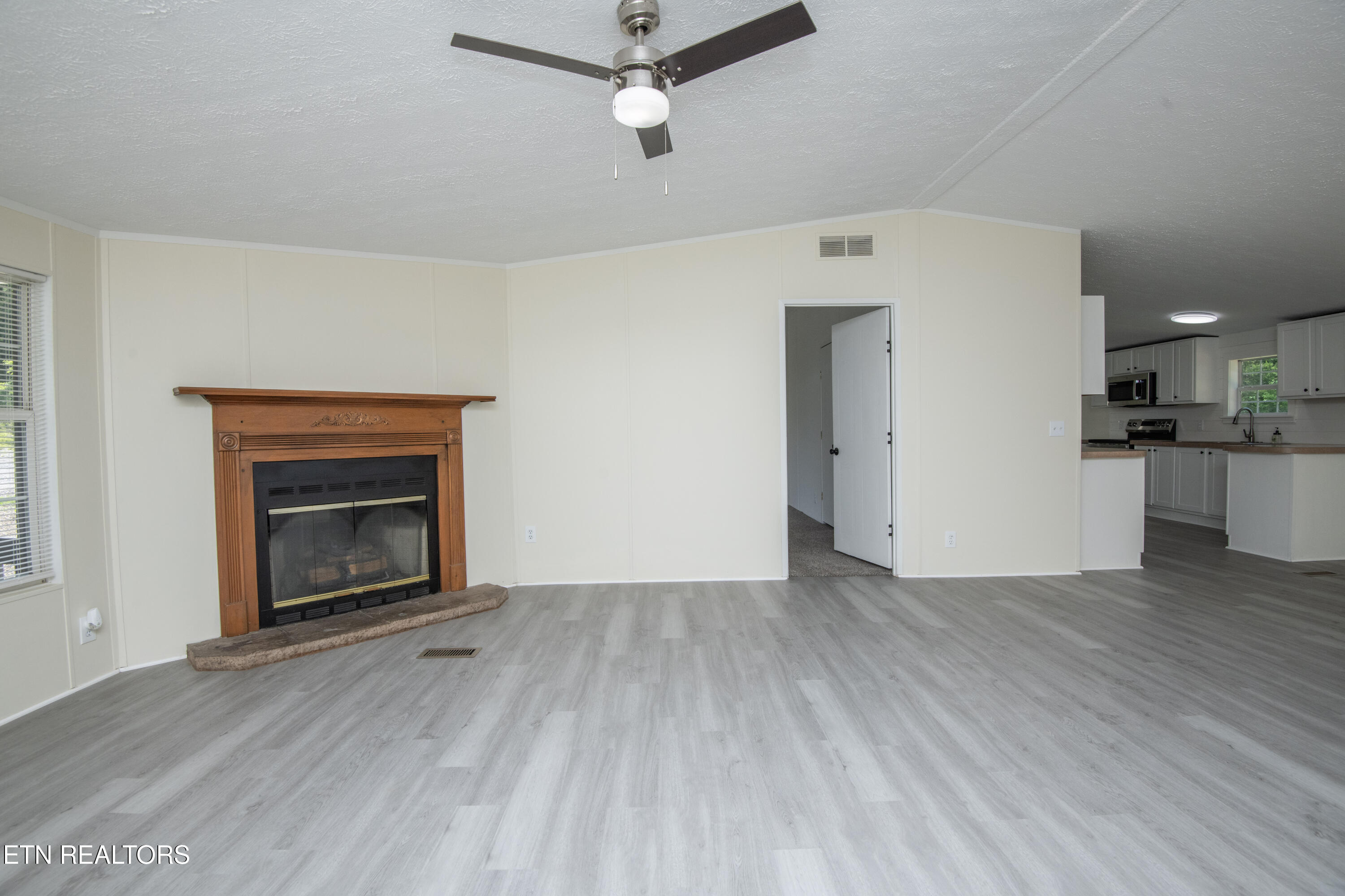 1587 Lower Caney Valley Road Tazewell TN 37879