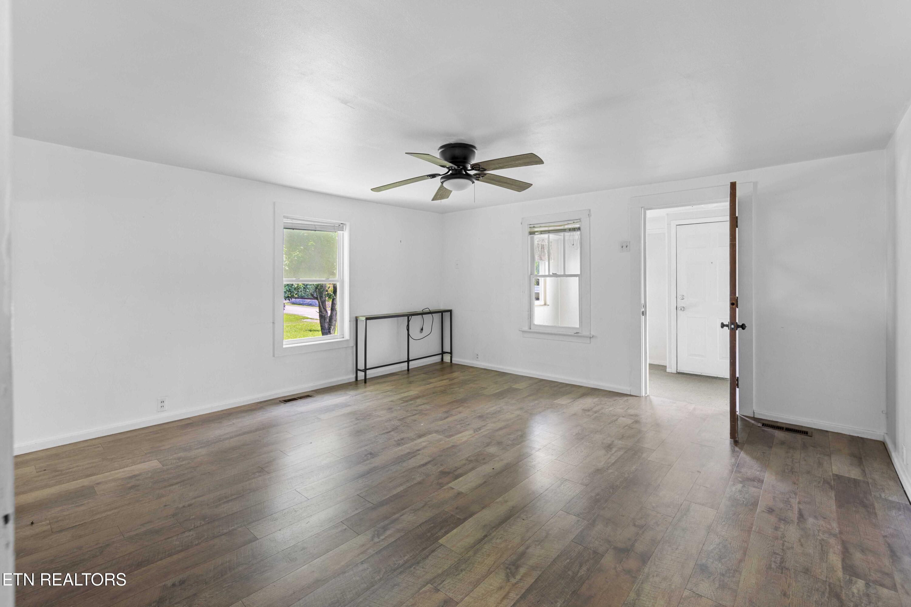 806 Commerce Street Loudon TN 37774