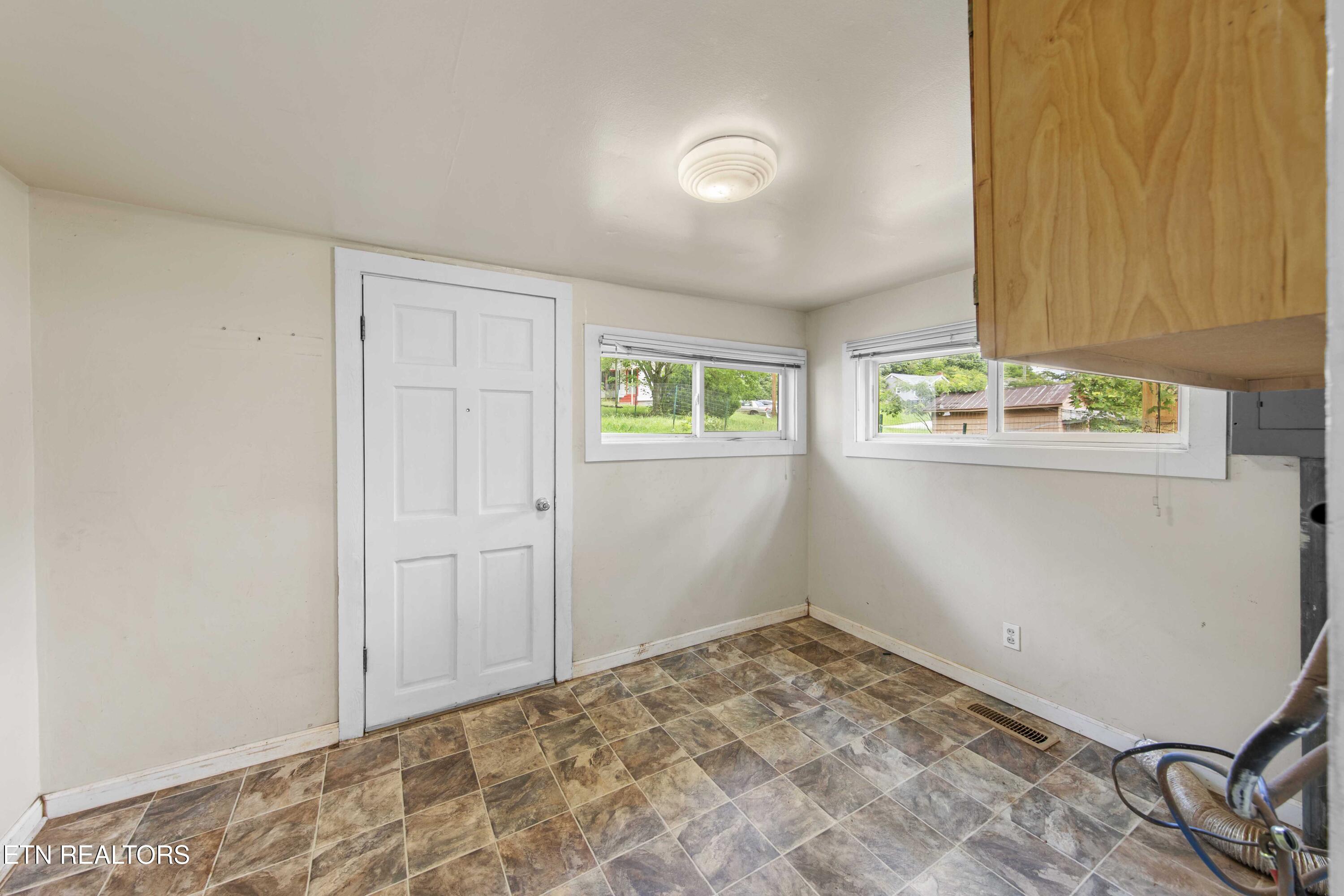 806 Commerce Street Loudon TN 37774