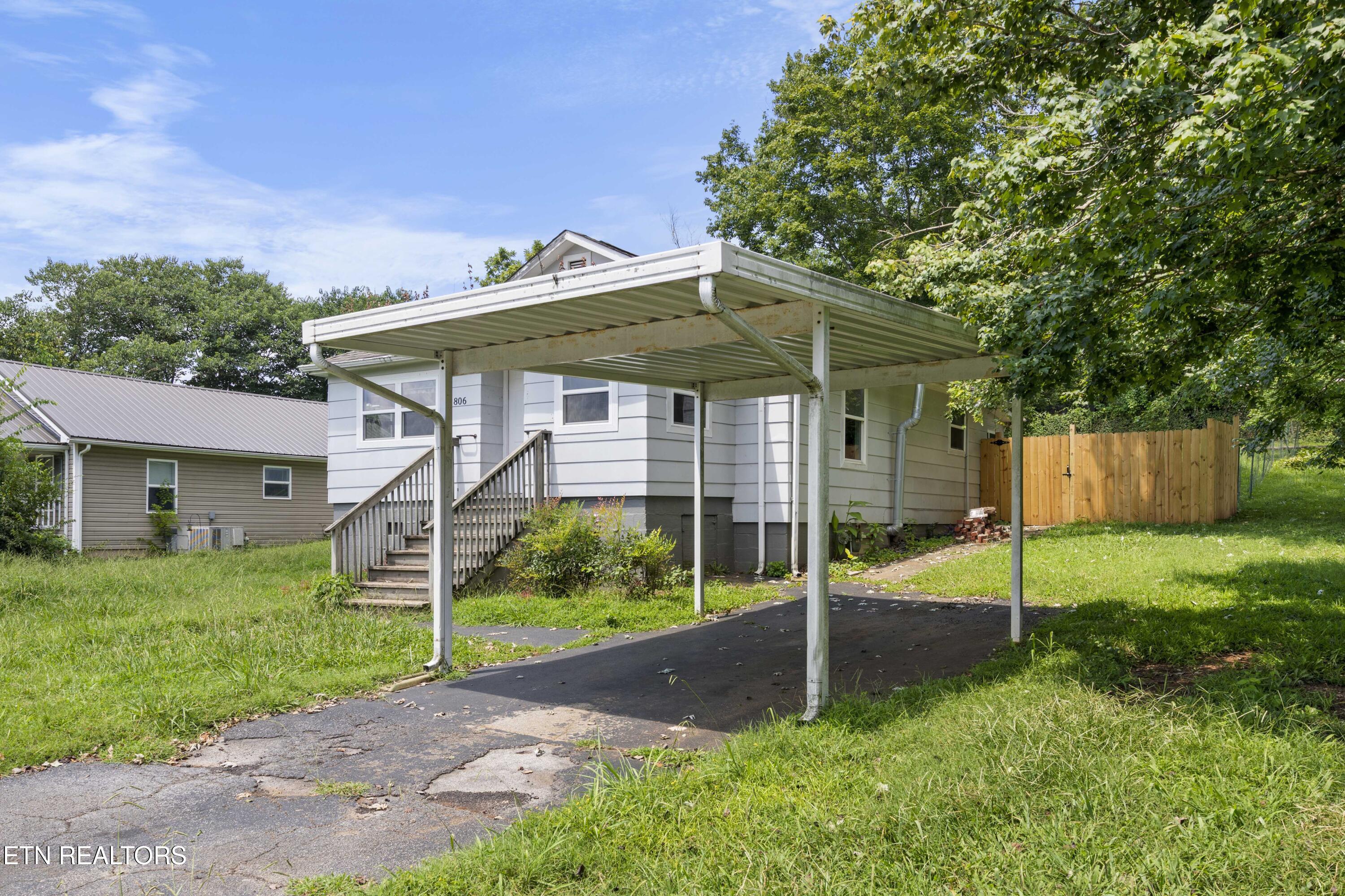 806 Commerce Street Loudon TN 37774