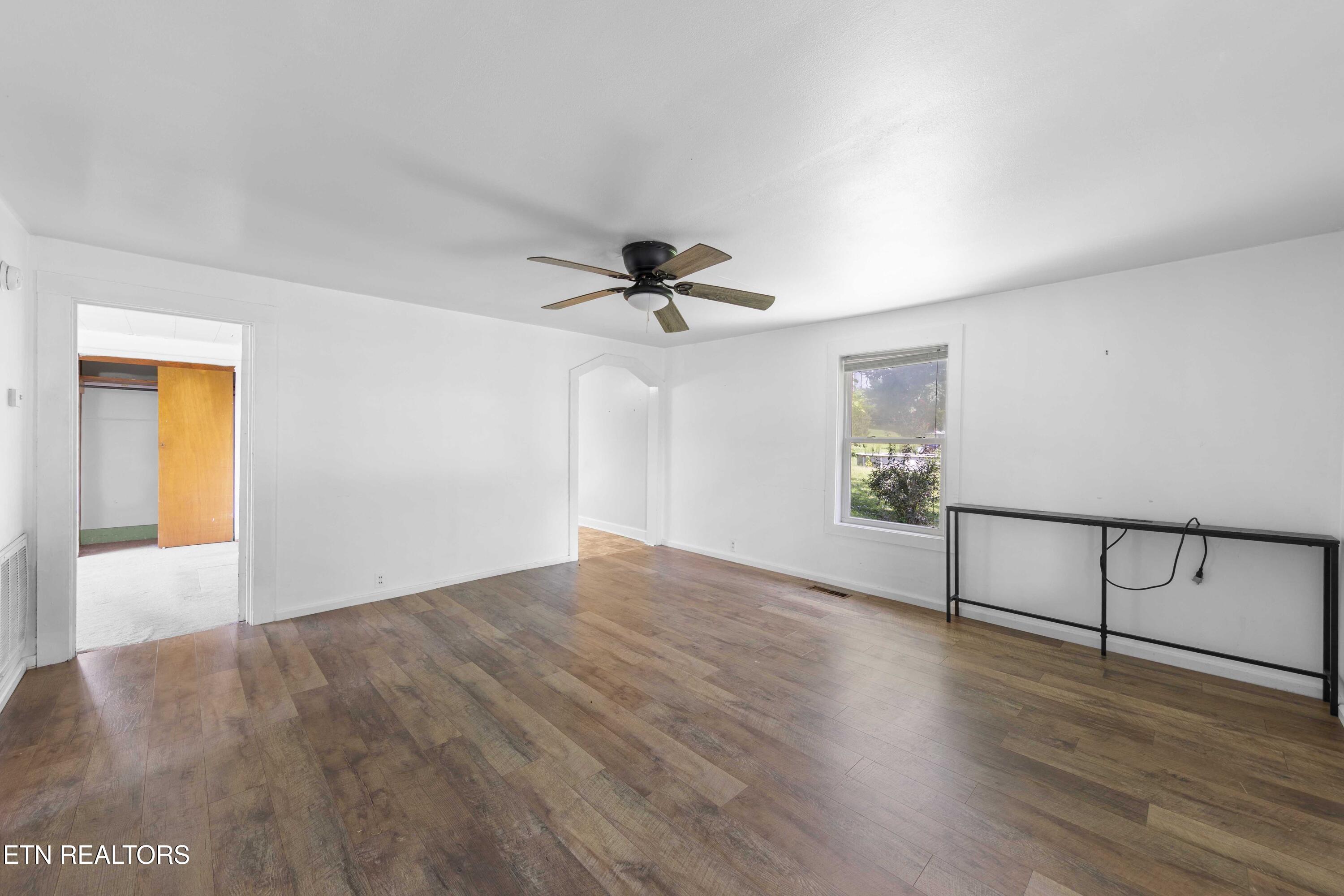 806 Commerce Street Loudon TN 37774