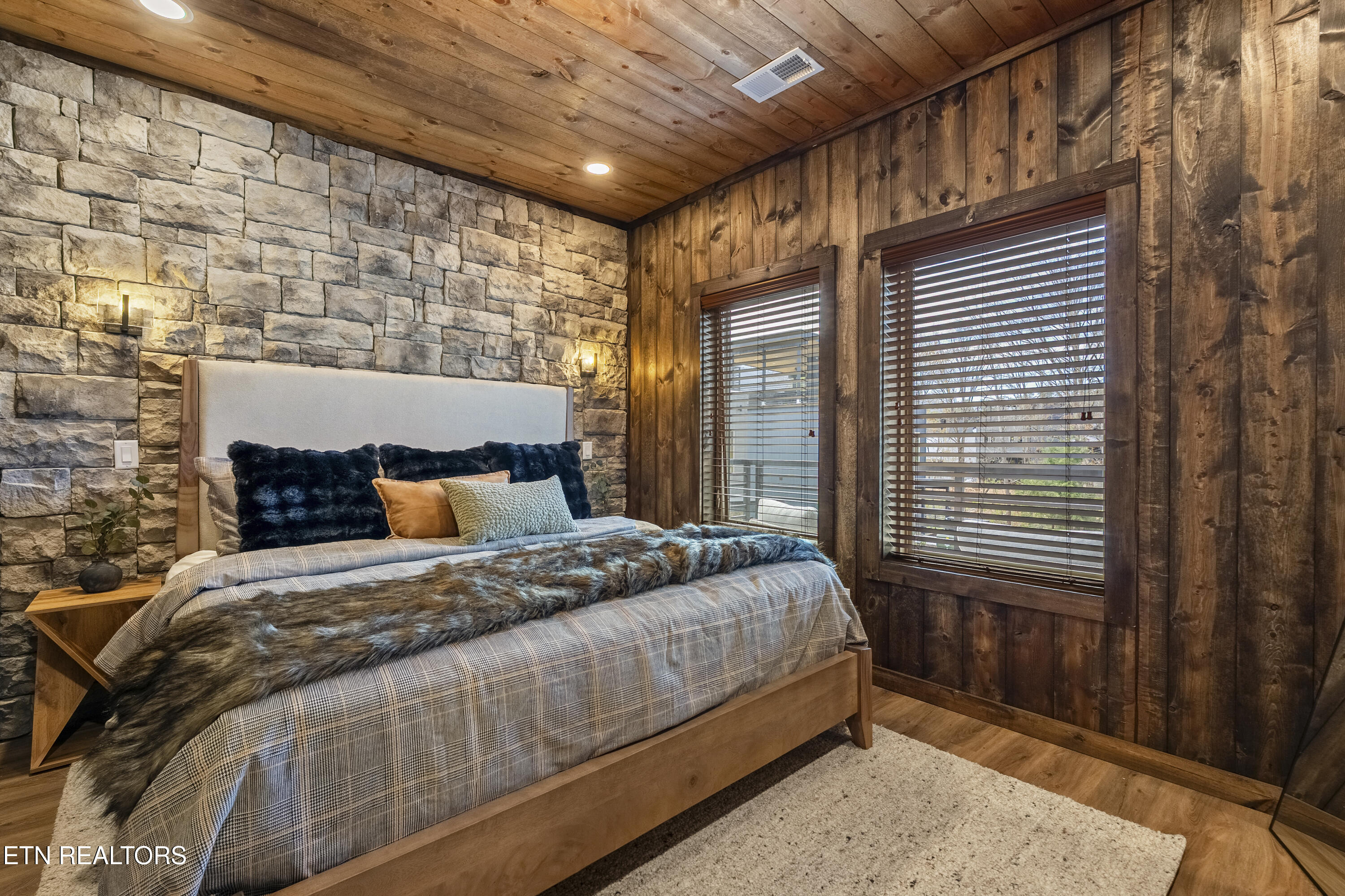 436 Hatchet Way Pigeon Forge TN 37863