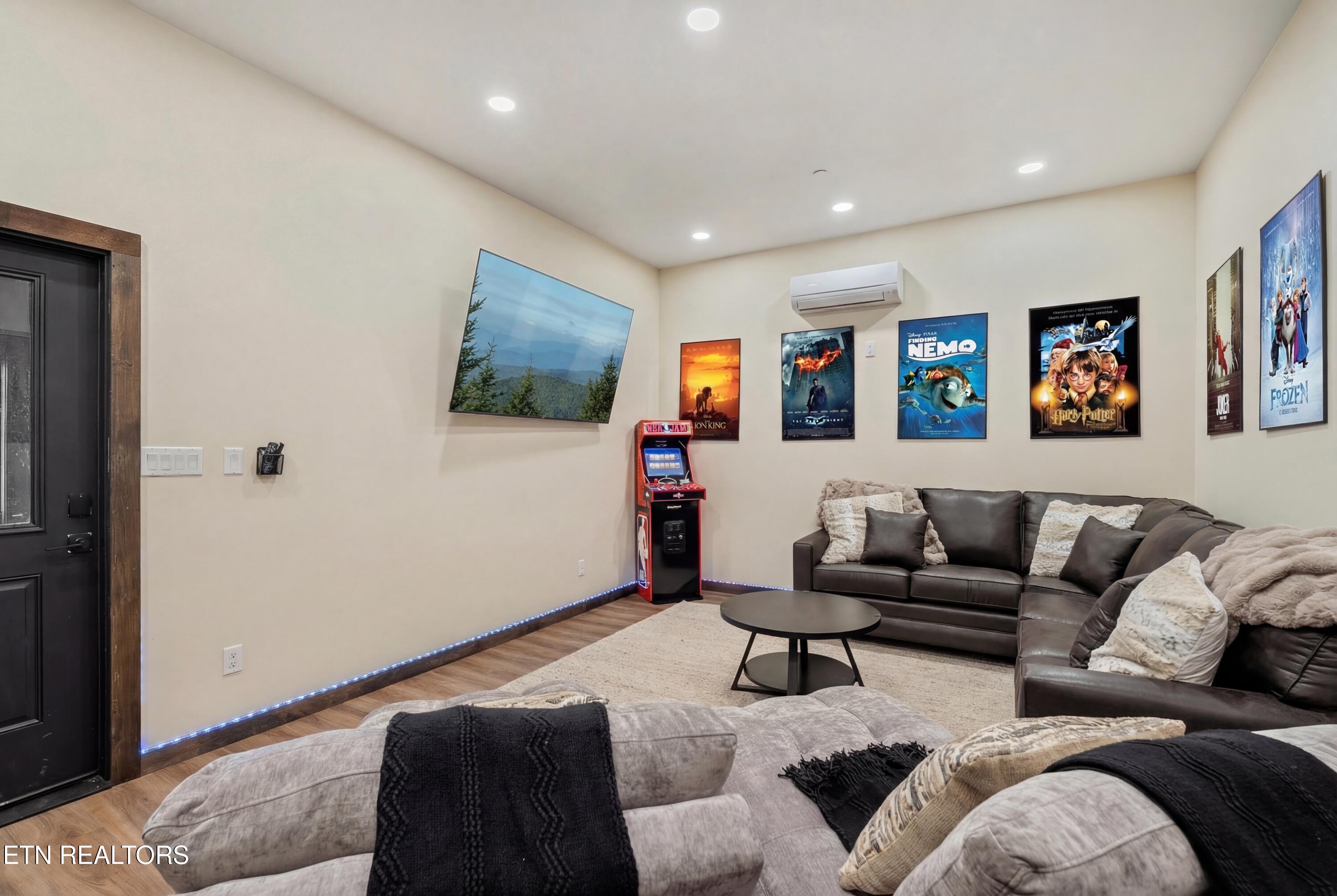 436 Hatchet Way Pigeon Forge TN 37863