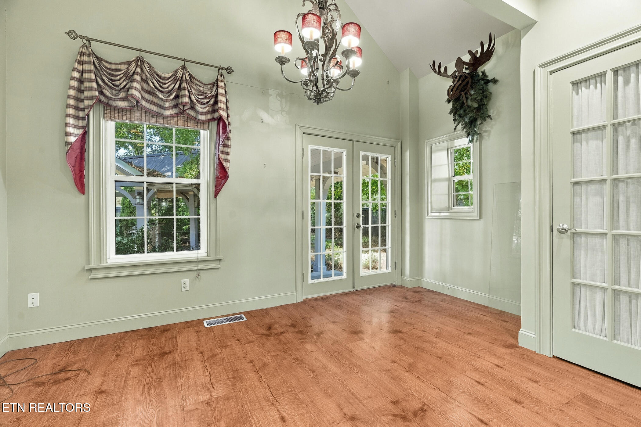 1903 Fairmont Boulevard Knoxville TN 37917