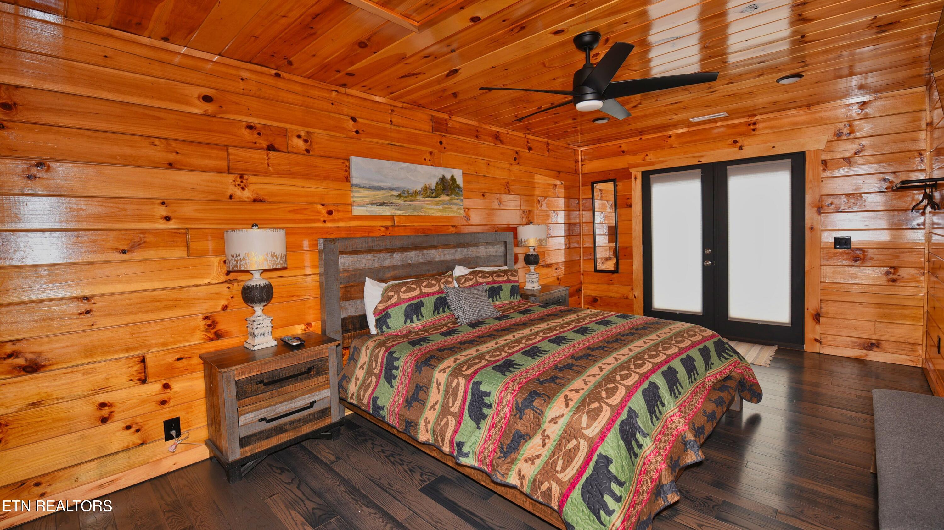 1616 Misty Hollow Way Gatlinburg TN 37738