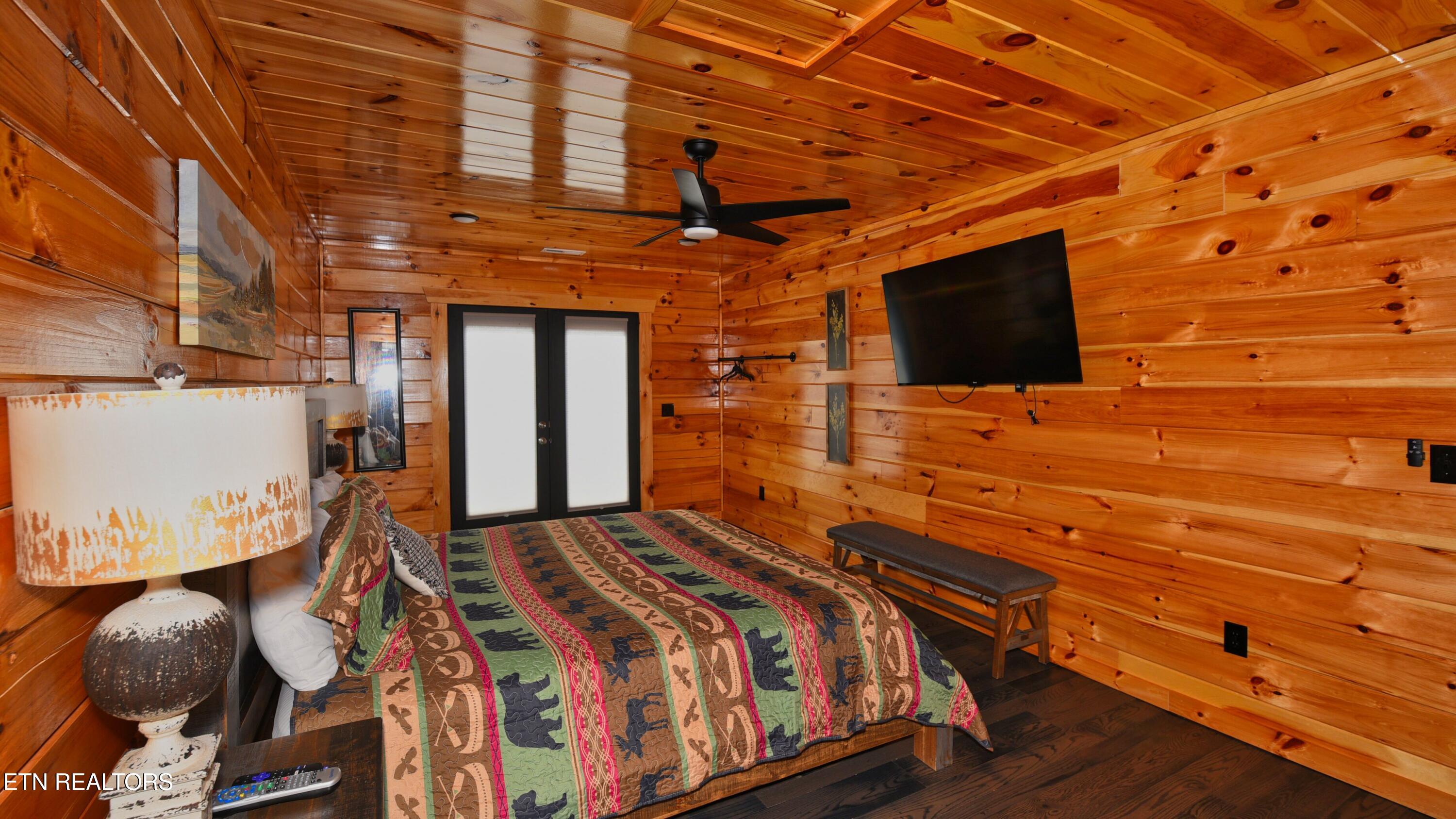 1616 Misty Hollow Way Gatlinburg TN 37738