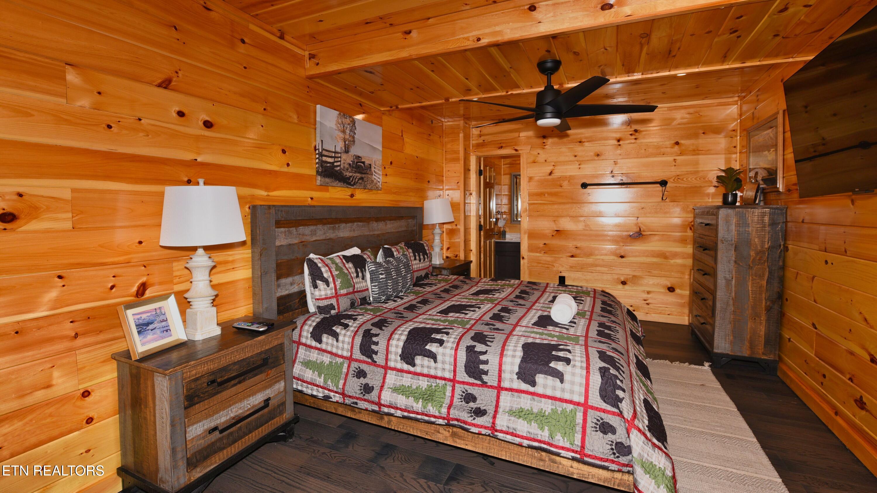 1616 Misty Hollow Way Gatlinburg TN 37738