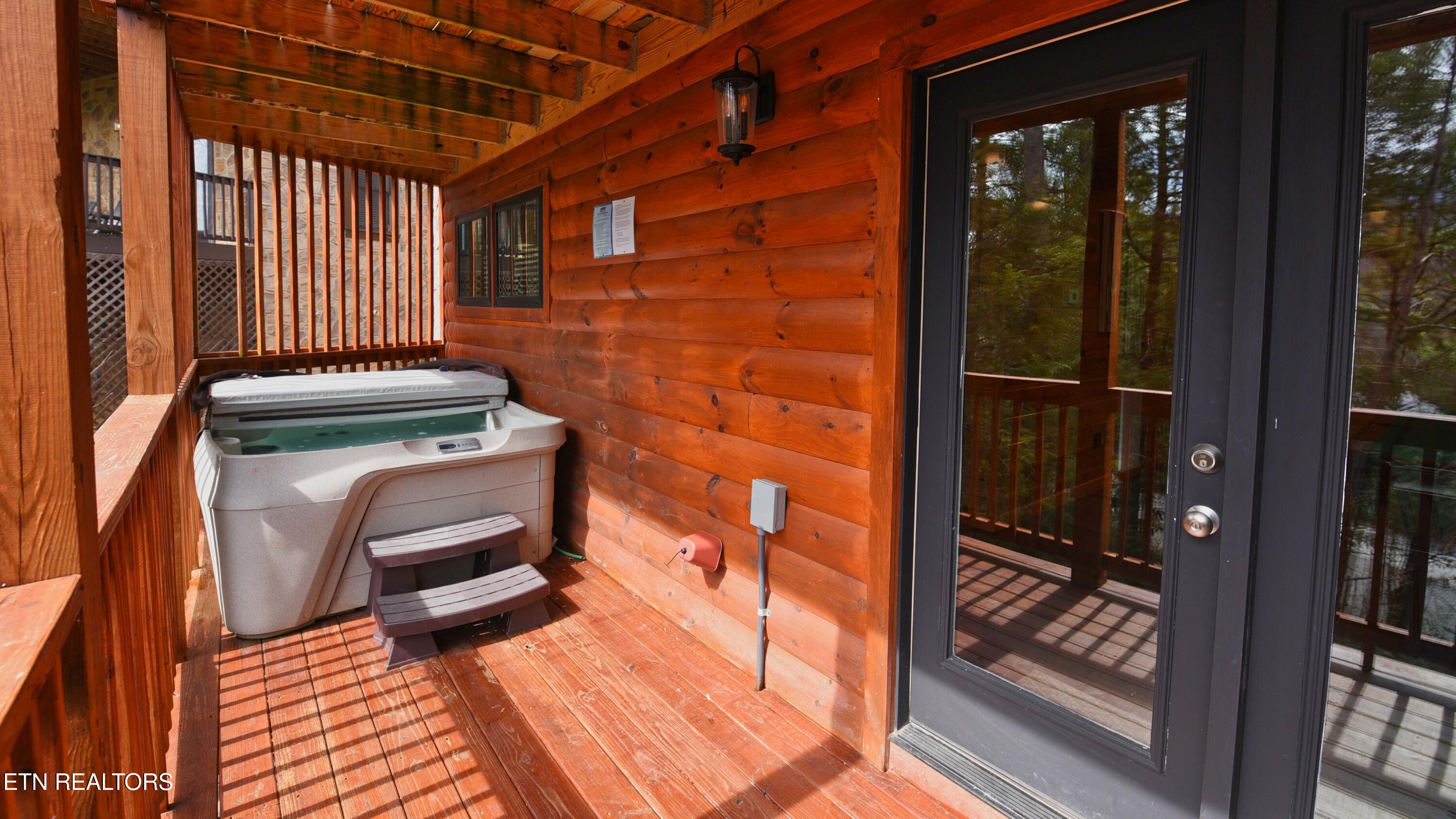 1616 Misty Hollow Way Gatlinburg TN 37738