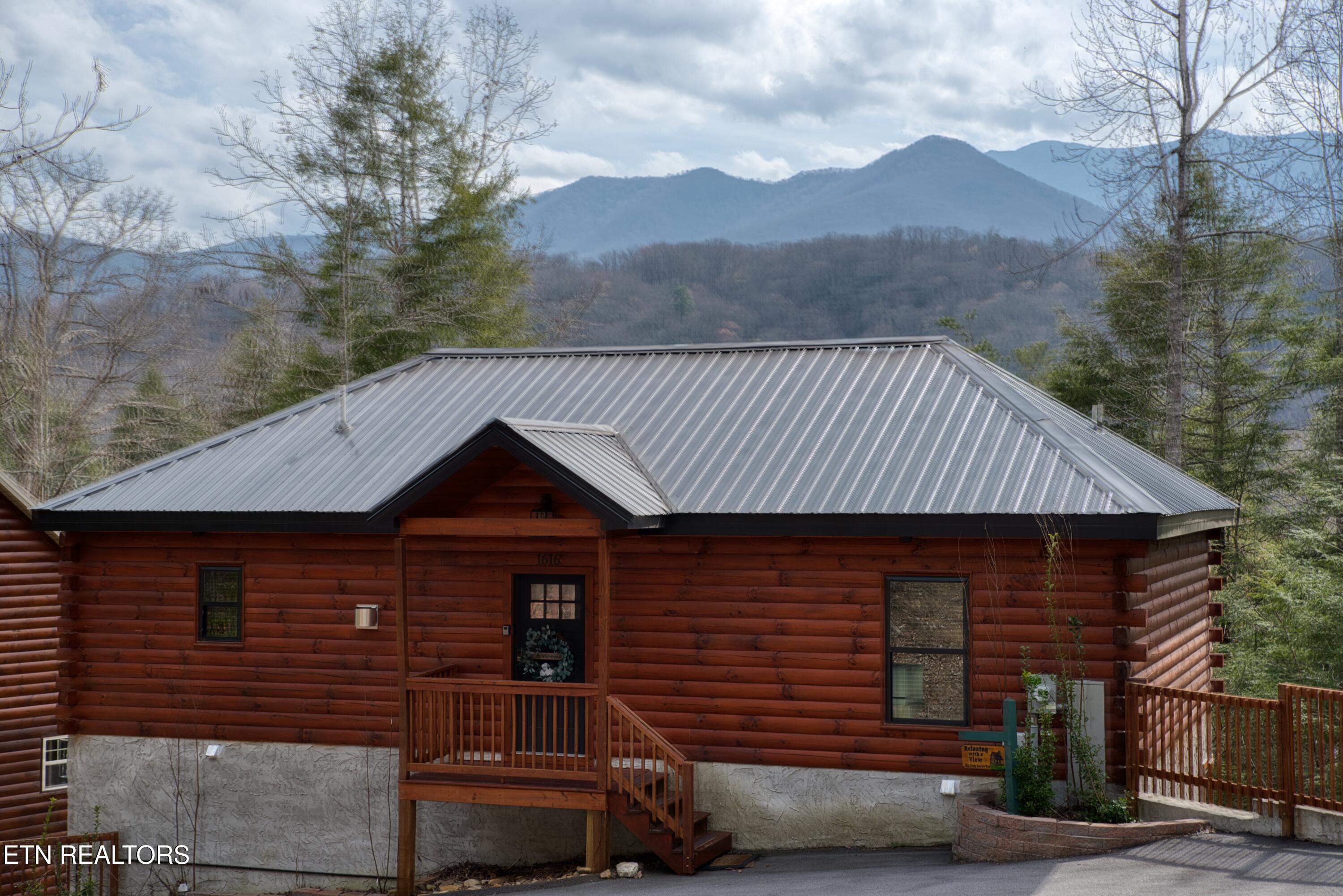 1616 Misty Hollow Way Gatlinburg TN 37738