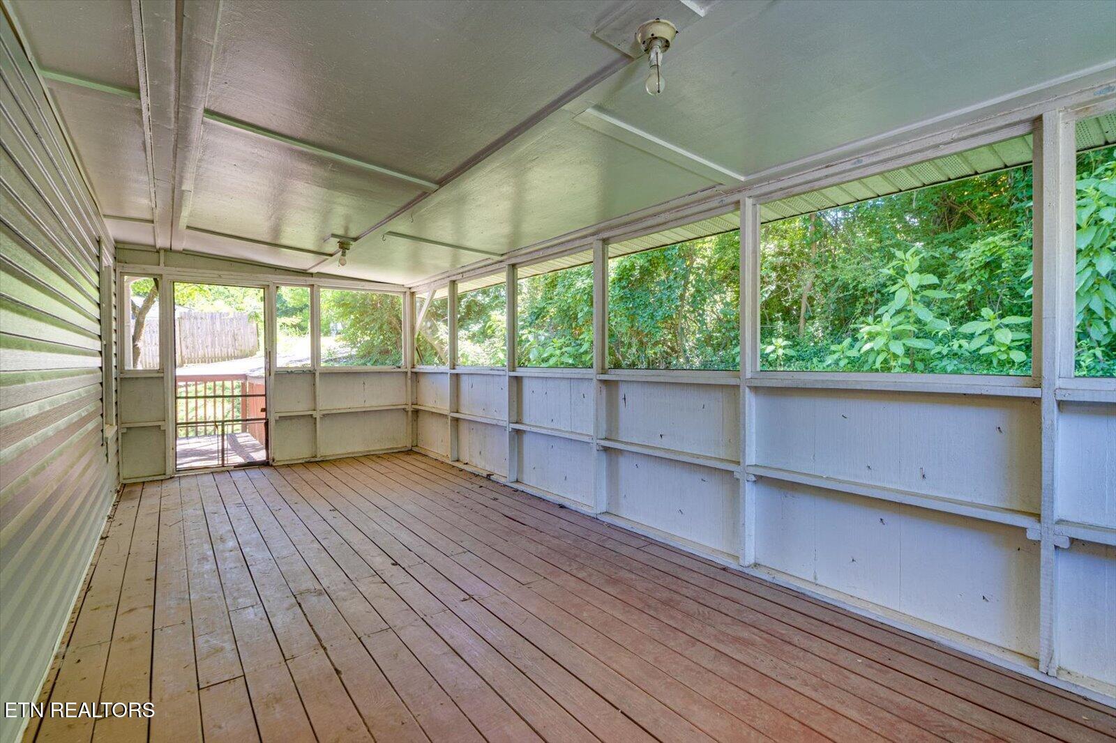 400 N G Street Lenoir City TN 37771
