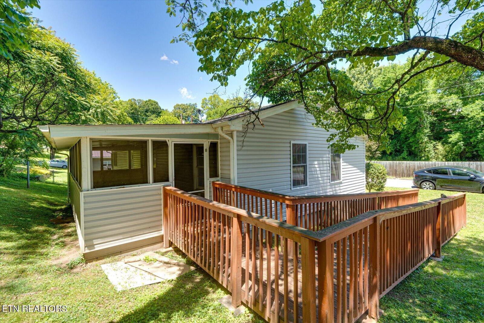 400 N G Street Lenoir City TN 37771