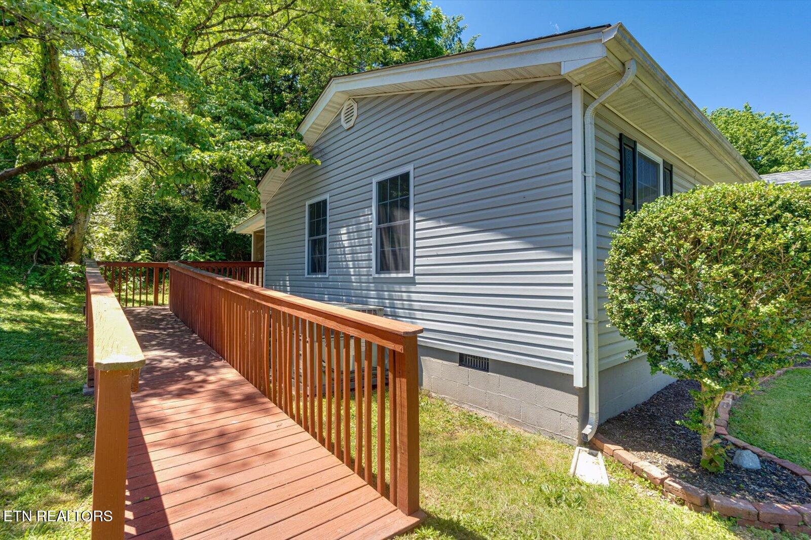 400 N G Street Lenoir City TN 37771