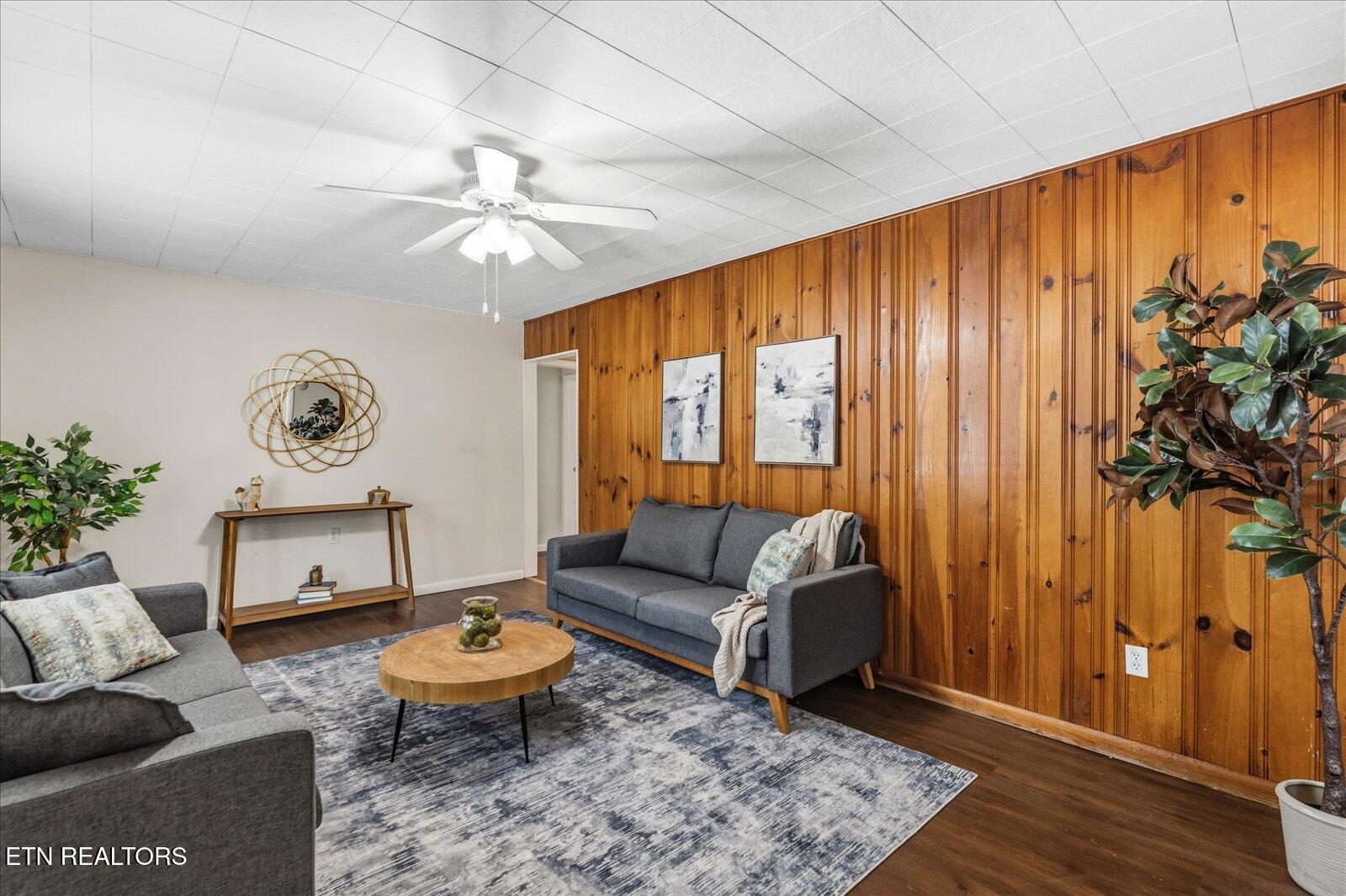 400 N G Street Lenoir City TN 37771