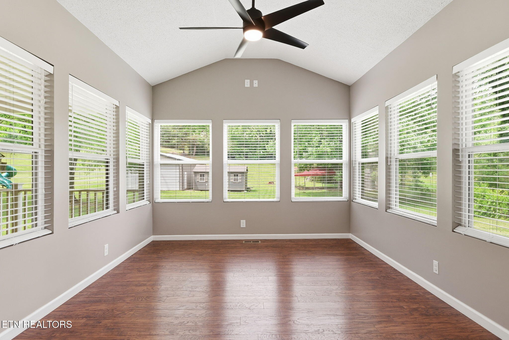 208 Lakeview Lane Oak Ridge TN 37830