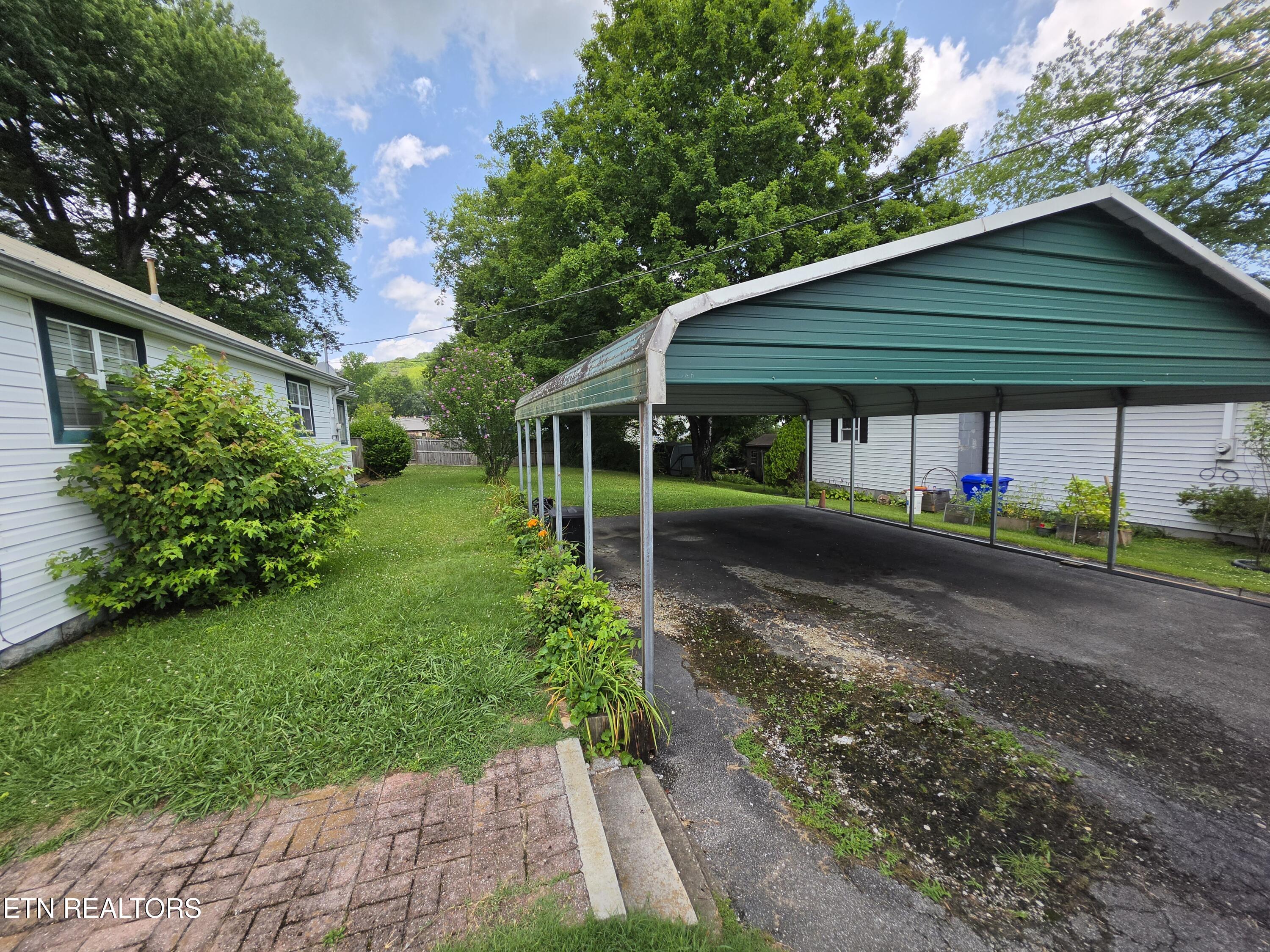 115 Flanders Avenue Harriman TN 37748